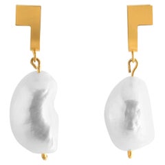 18-Karat Yellow Gold Baroque Pearl Dropping Earrings