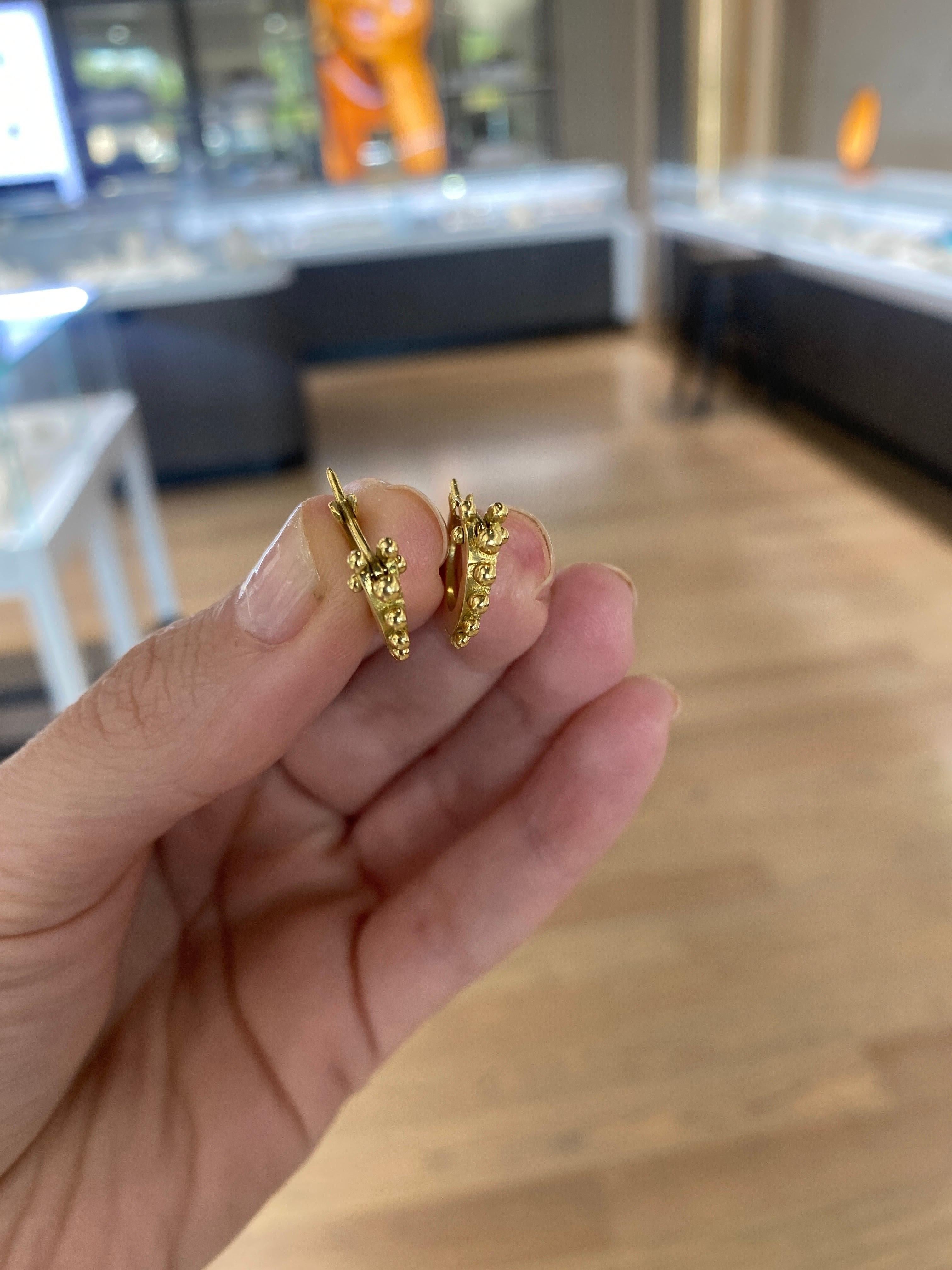 18 Karat Yellow Gold Beaded Huggie Hoop Earrings In Excellent Condition In Houston, TX