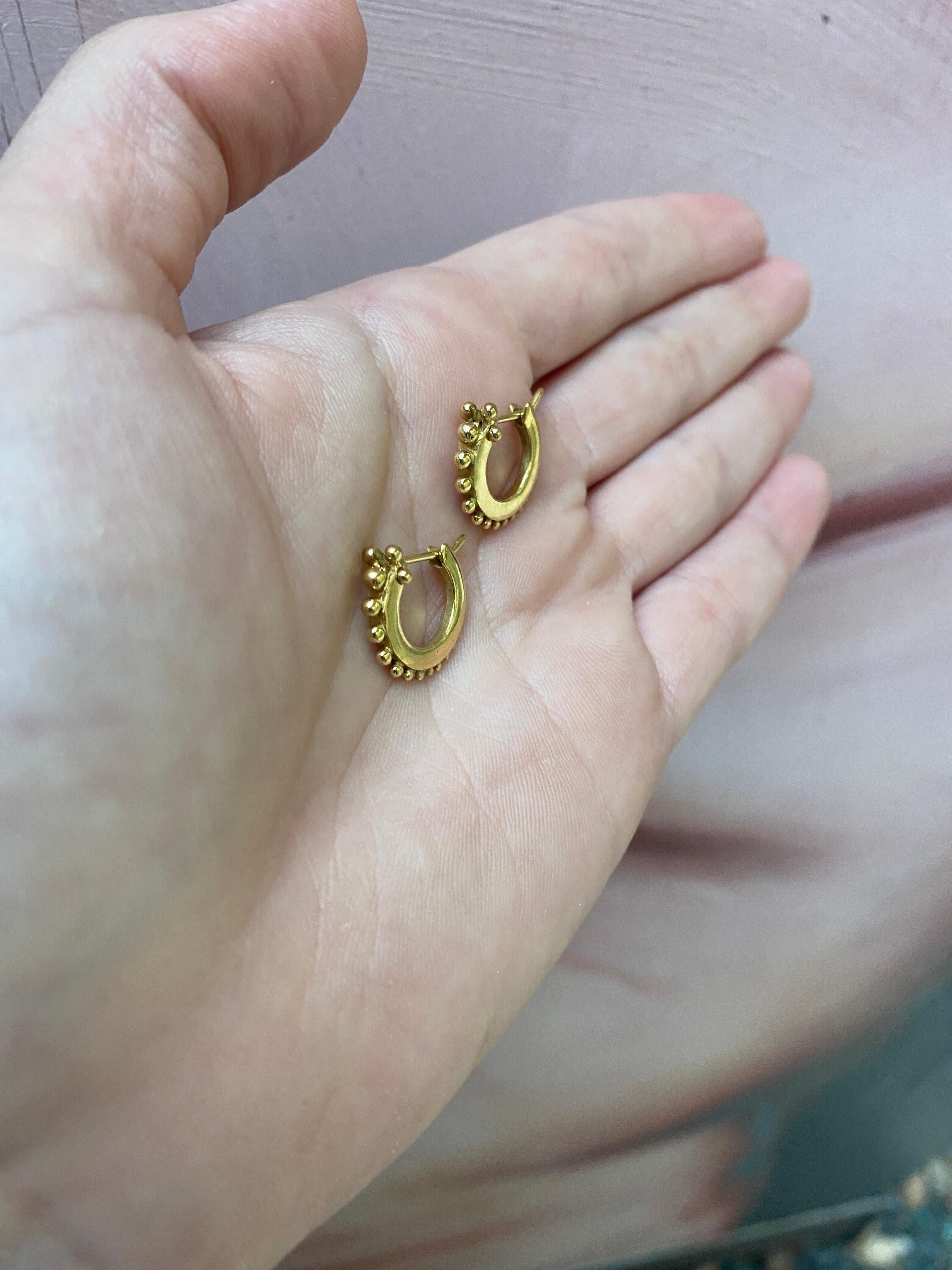 18 Karat Yellow Gold Beaded Huggie Hoop Earrings 3