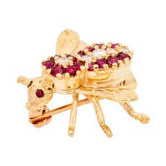 18 Karat Yellow Gold Bee .75 Carat Ruby .10 Carat Diamond Brooch