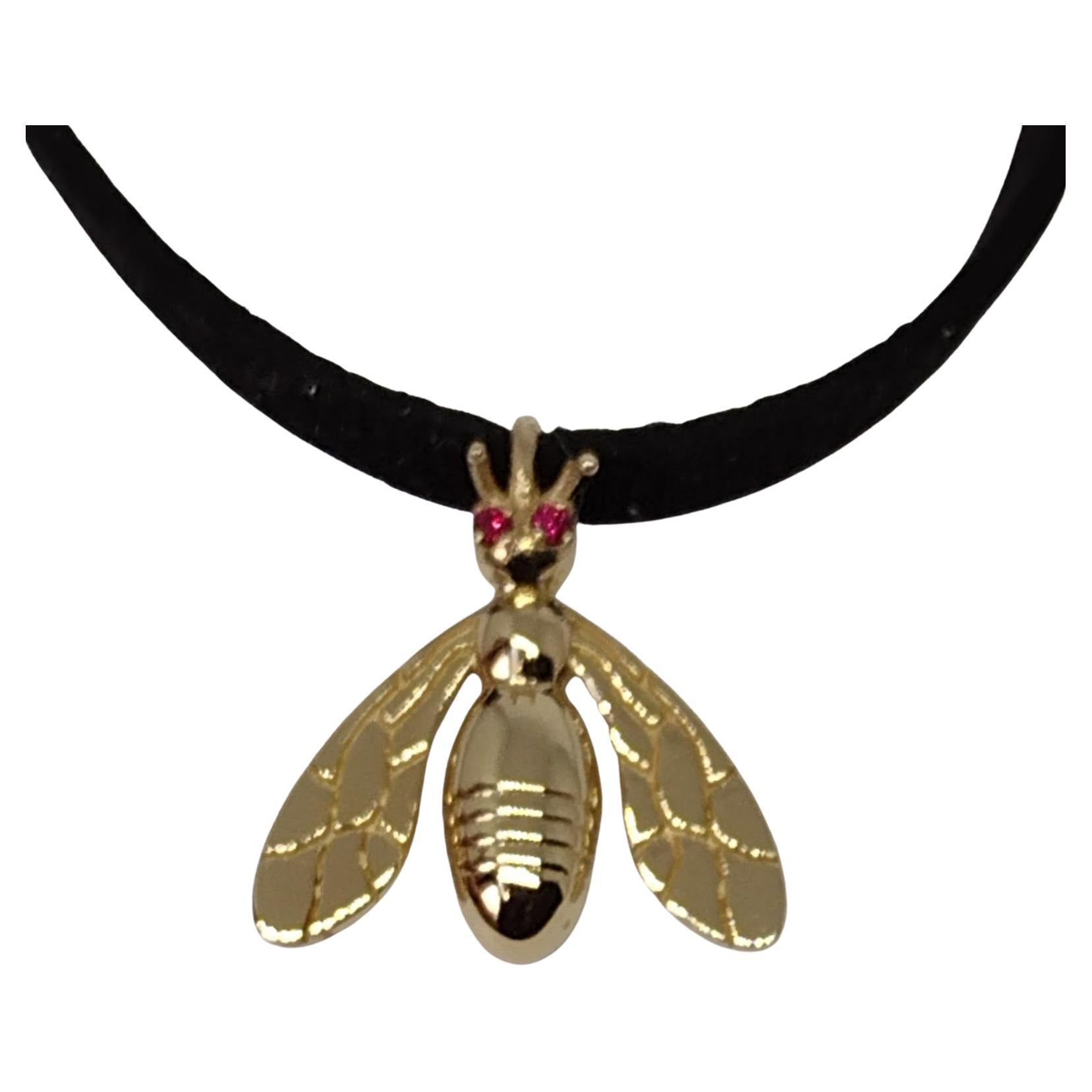 18 Karat Yellow Gold Bee Pendant Necklace with Rubies