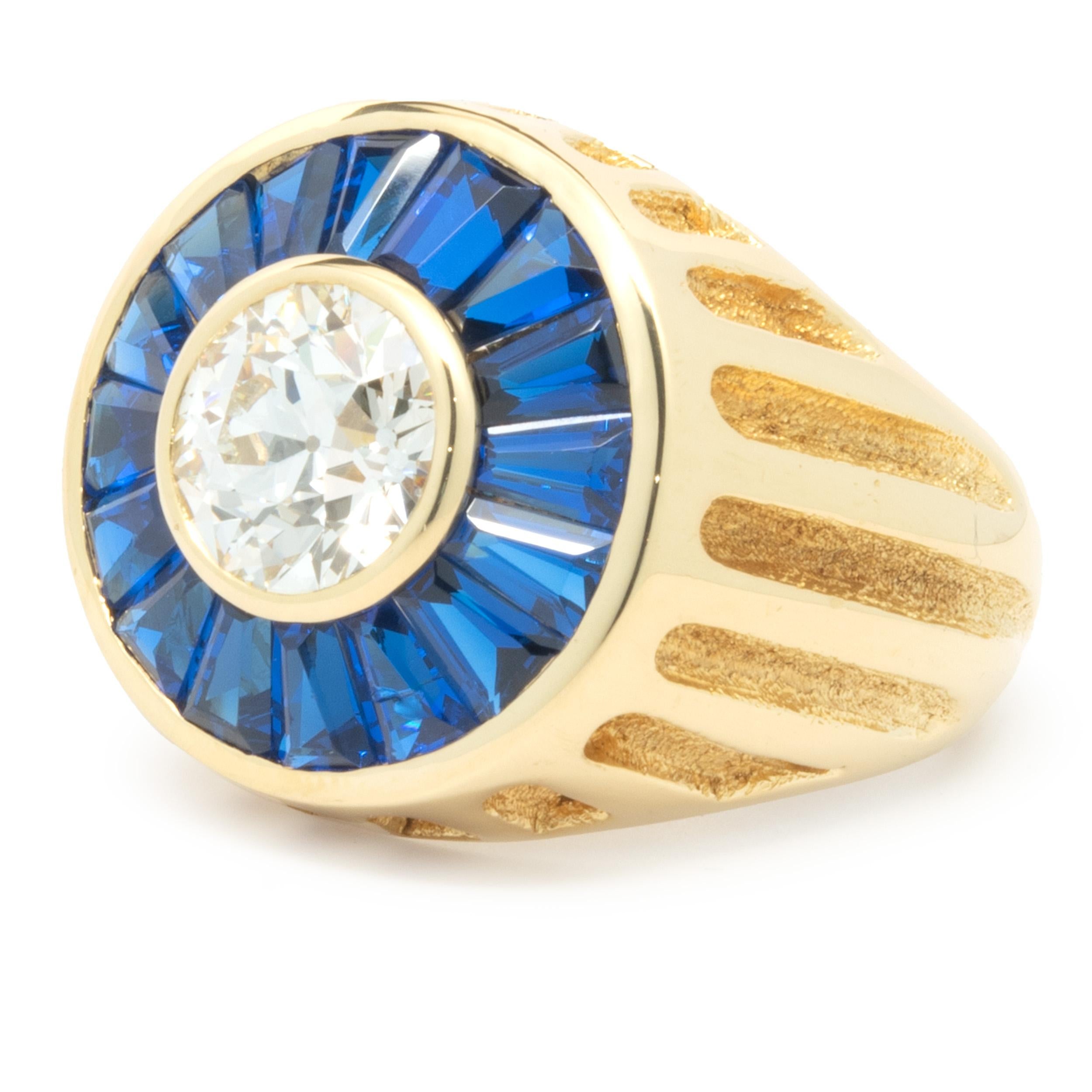 18 Karat Yellow Gold Bezel Set Diamond and Sapphire Ring In Excellent Condition For Sale In Scottsdale, AZ