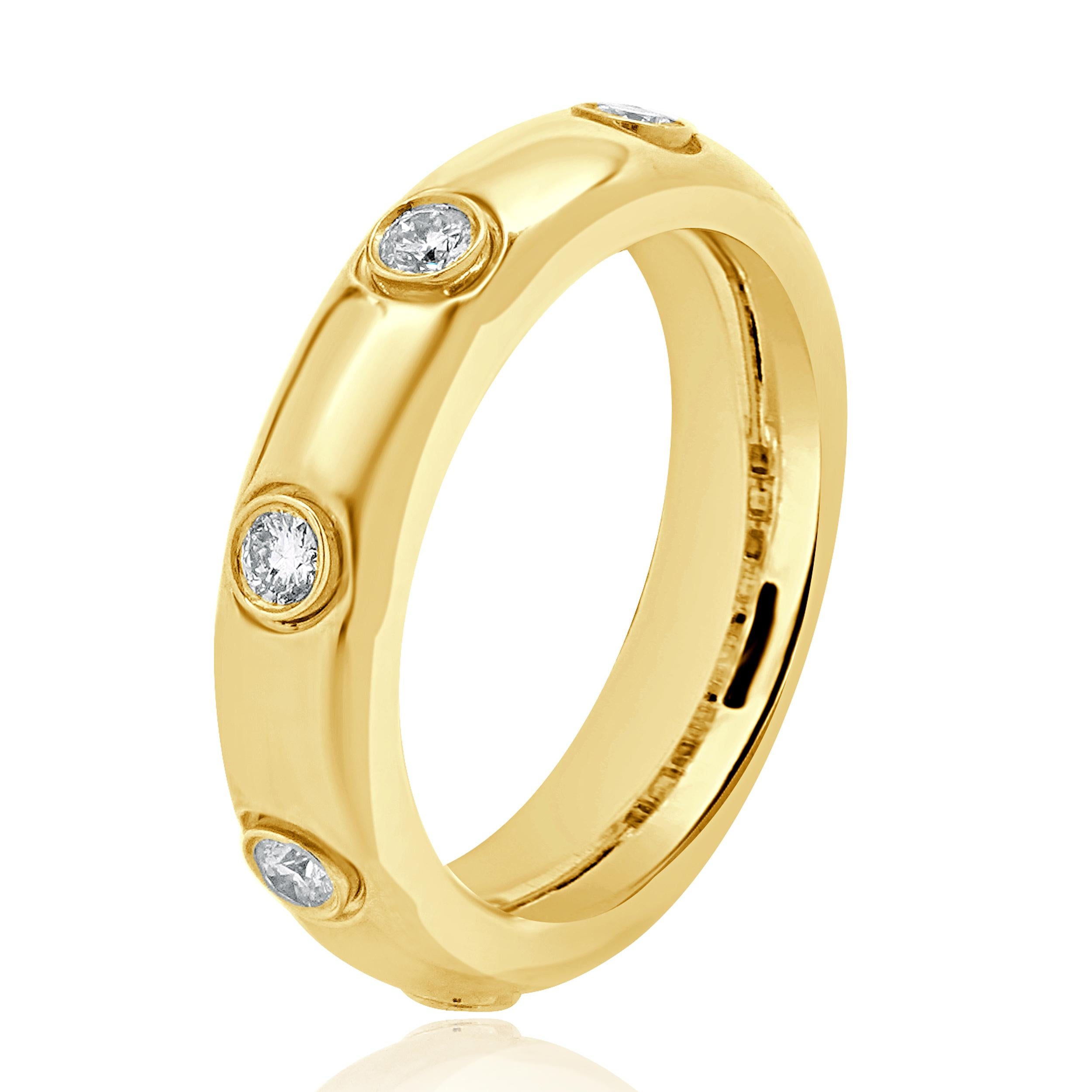 18 Karat Yellow Gold Bezel Set Diamond Band In Excellent Condition For Sale In Scottsdale, AZ