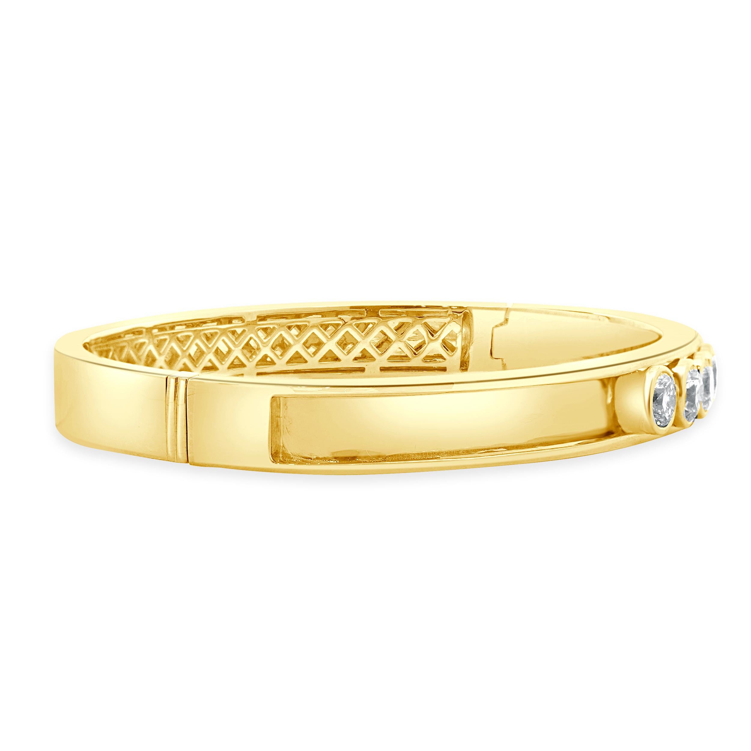 Round Cut 18 Karat Yellow Gold Bezel Set Diamond Slide Bangle Bracelet For Sale