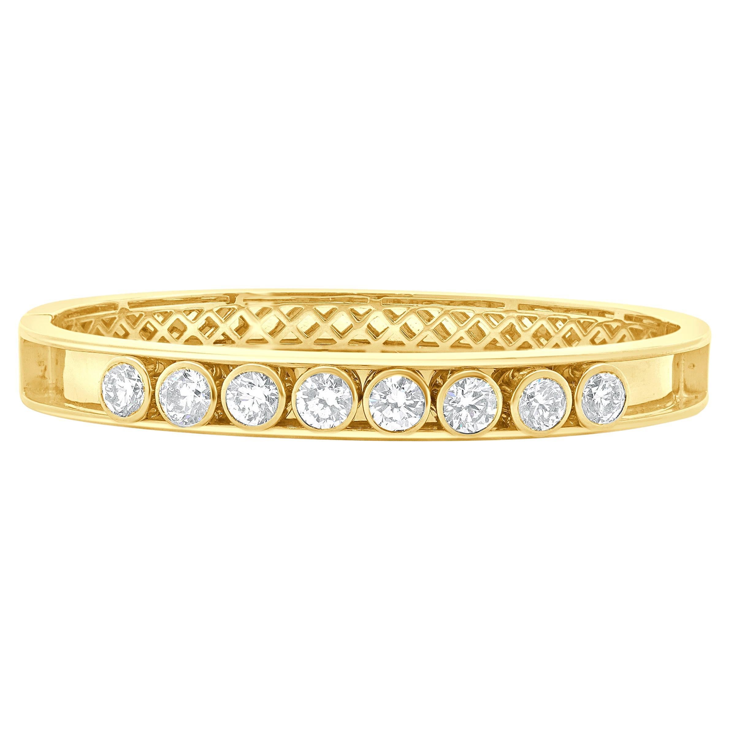 18 Karat Yellow Gold Bezel Set Diamond Slide Bangle Bracelet For Sale
