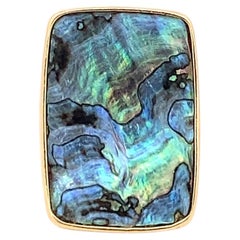 18 Karat Yellow Gold Black Mother of Pearl Signet Ring