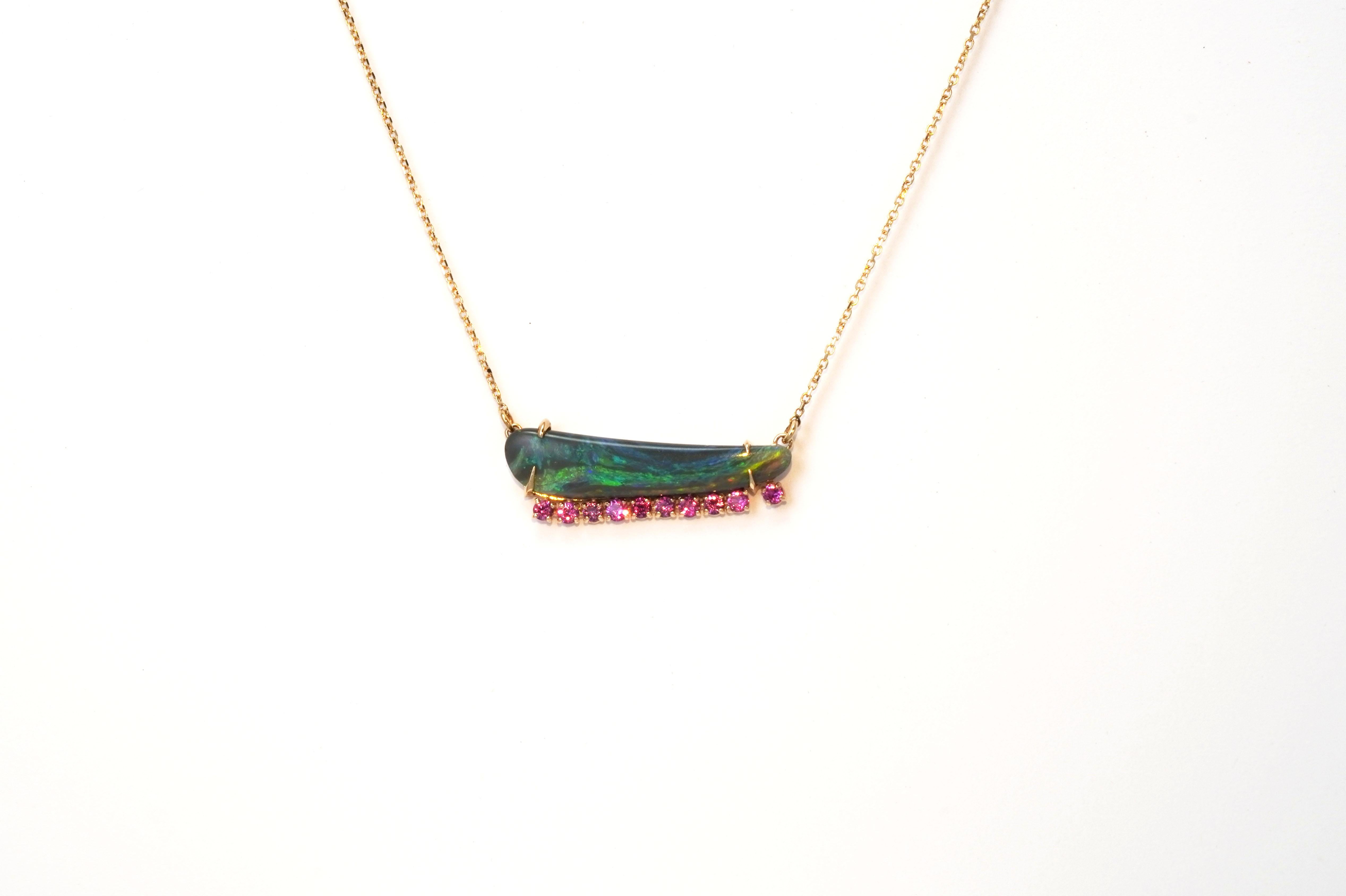 Collar Rubí Ópalo Negro Oro Amarillo 18 Kilates Moderno