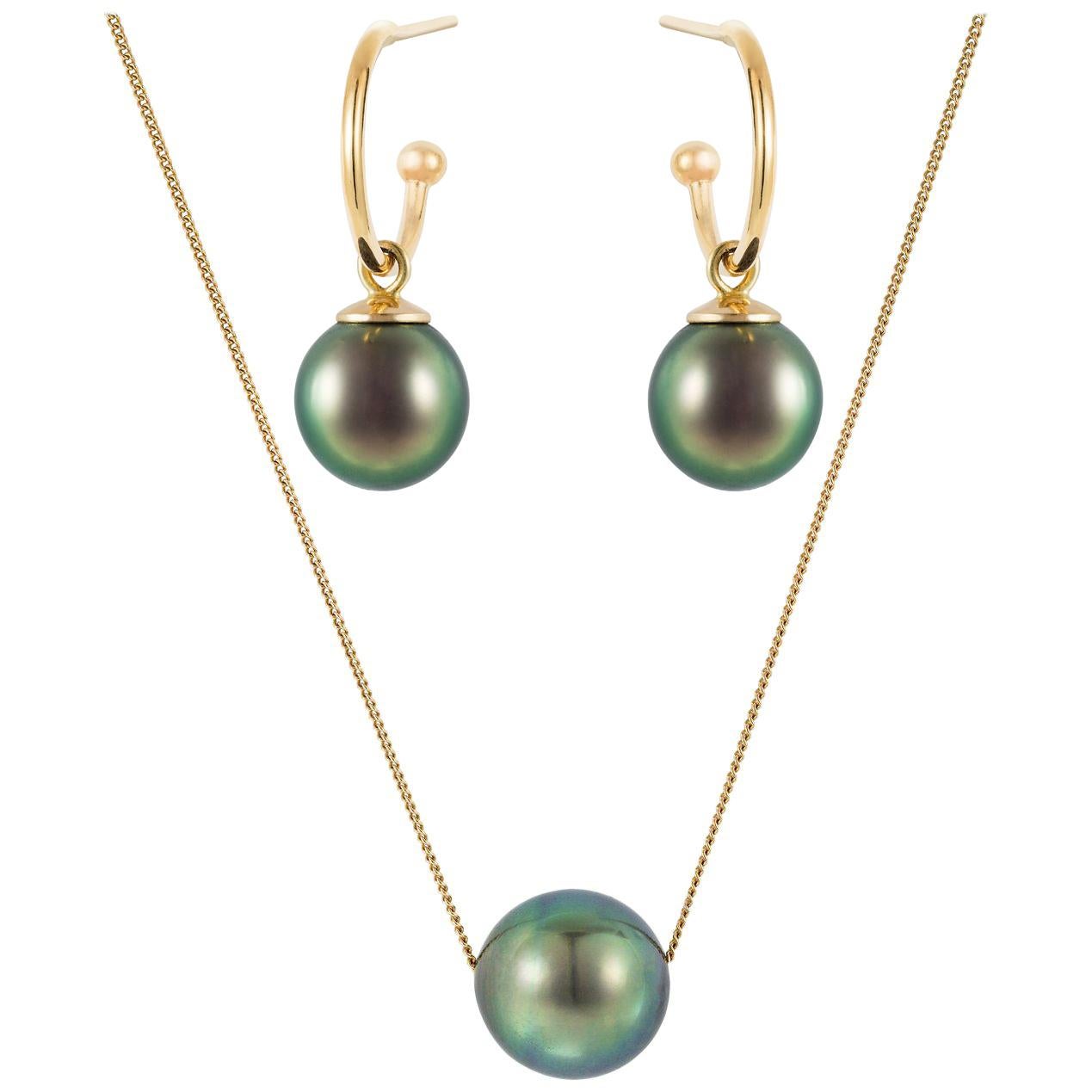 18 Karat Yellow Gold, Black Tahitian Pearl Hoop Earrings and Necklace Suite For Sale