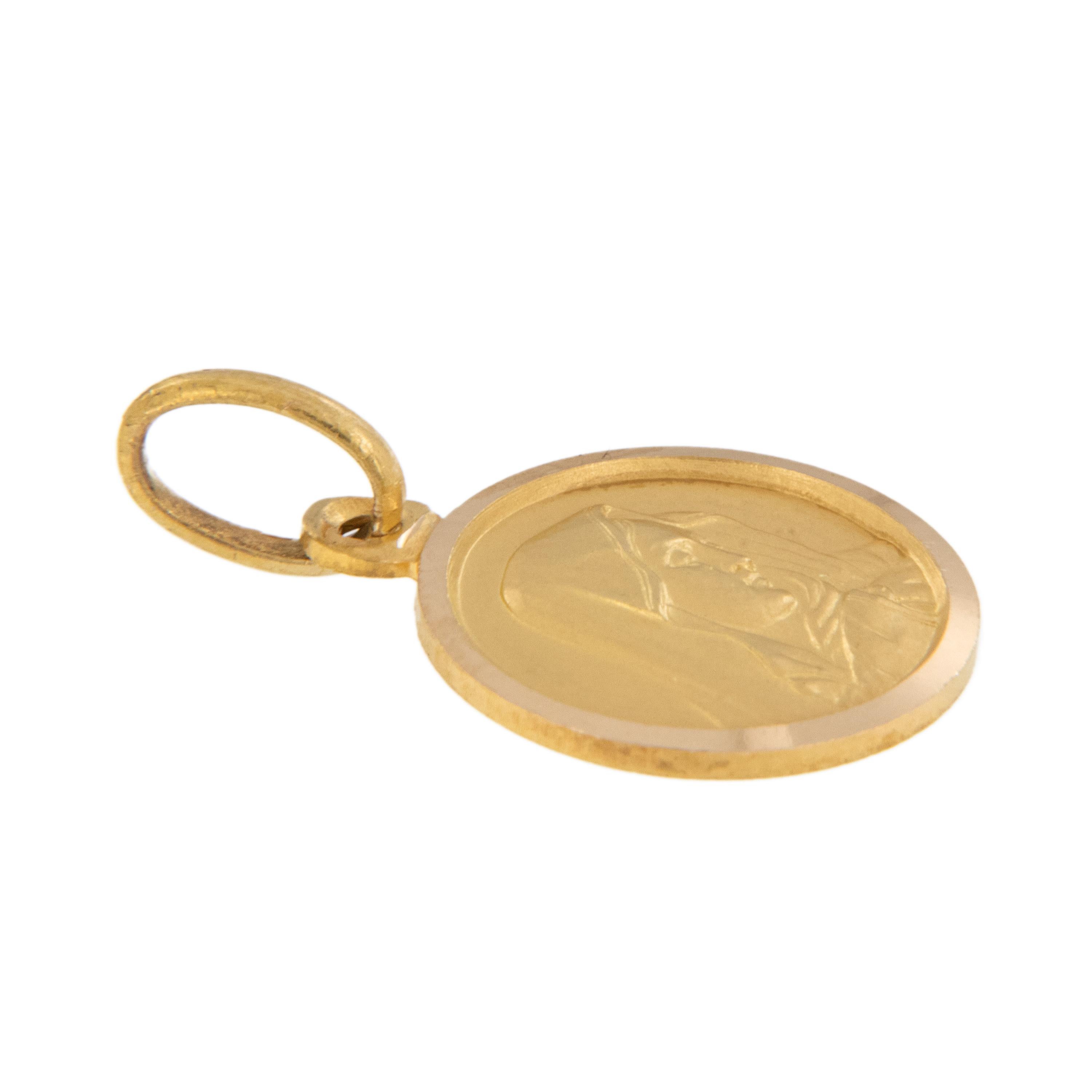 18 Karat Gelbgold Blessed Mary Our Lady of Sorrow Medaillon-Anhänger (Zeitgenössisch) im Angebot