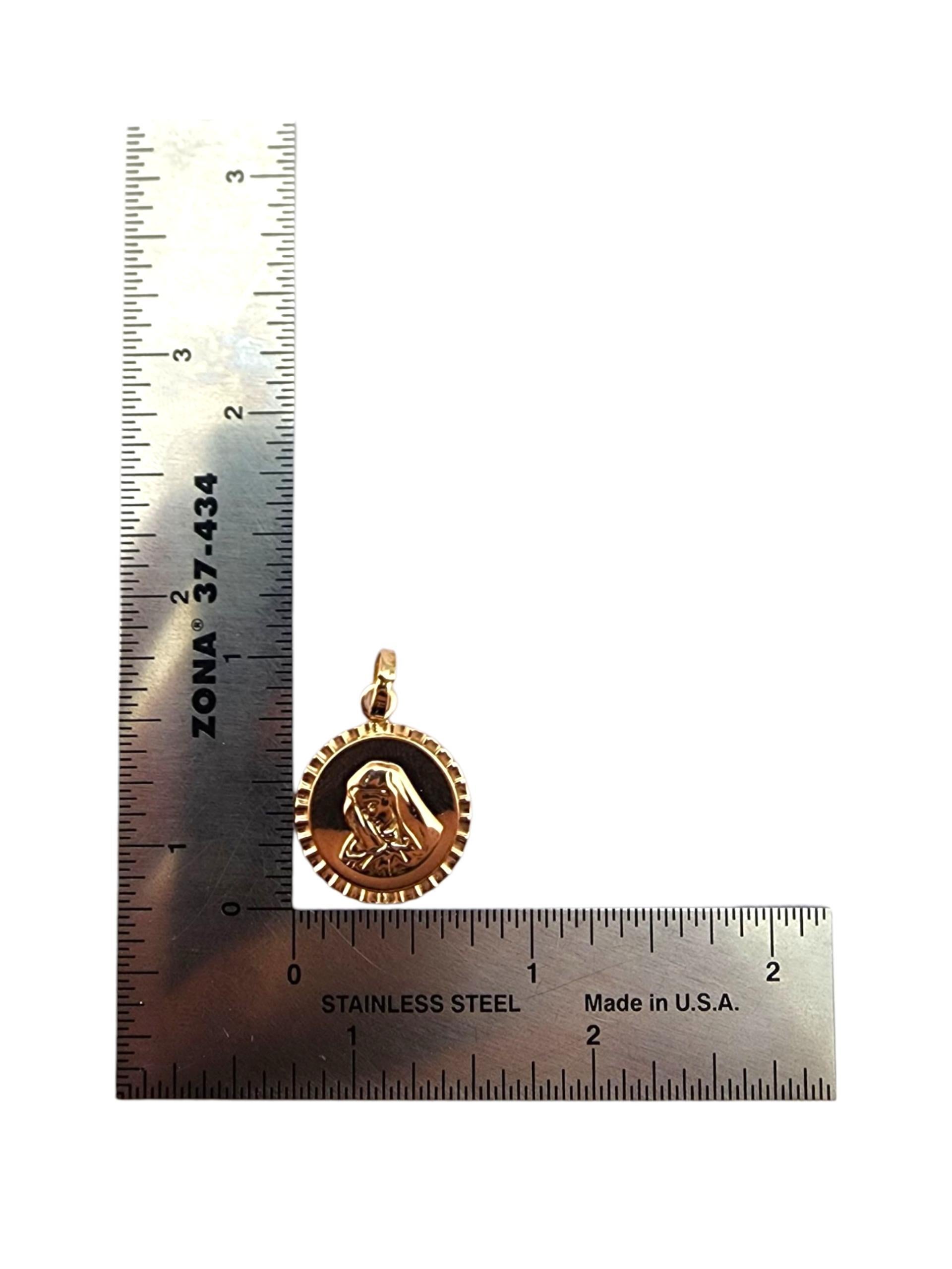 Ciondolo della Madonna in oro giallo 18 carati #23185 in vendita 3