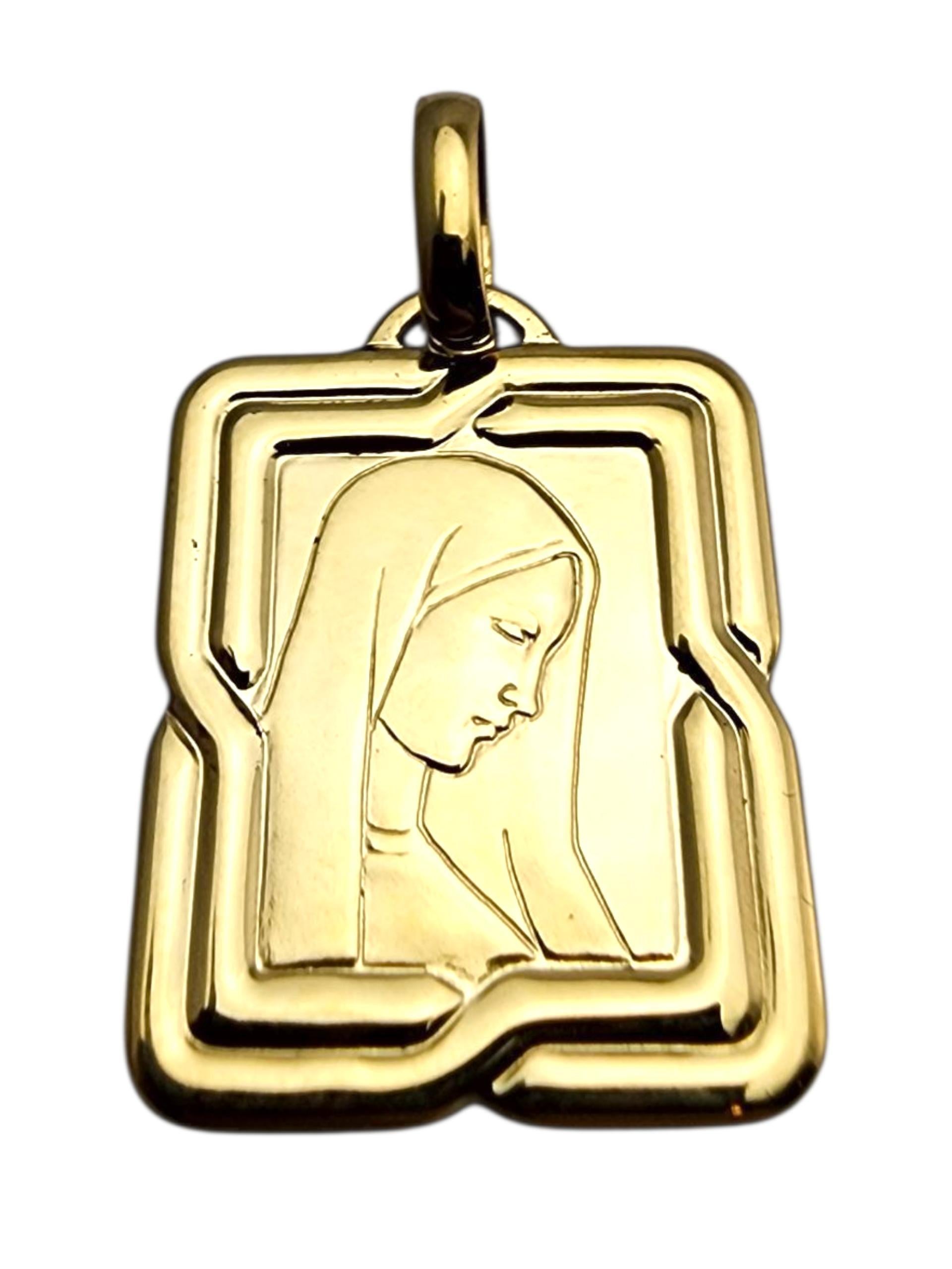 Pendentif Sainte Mère en or jaune 18 carats #23674 en vente