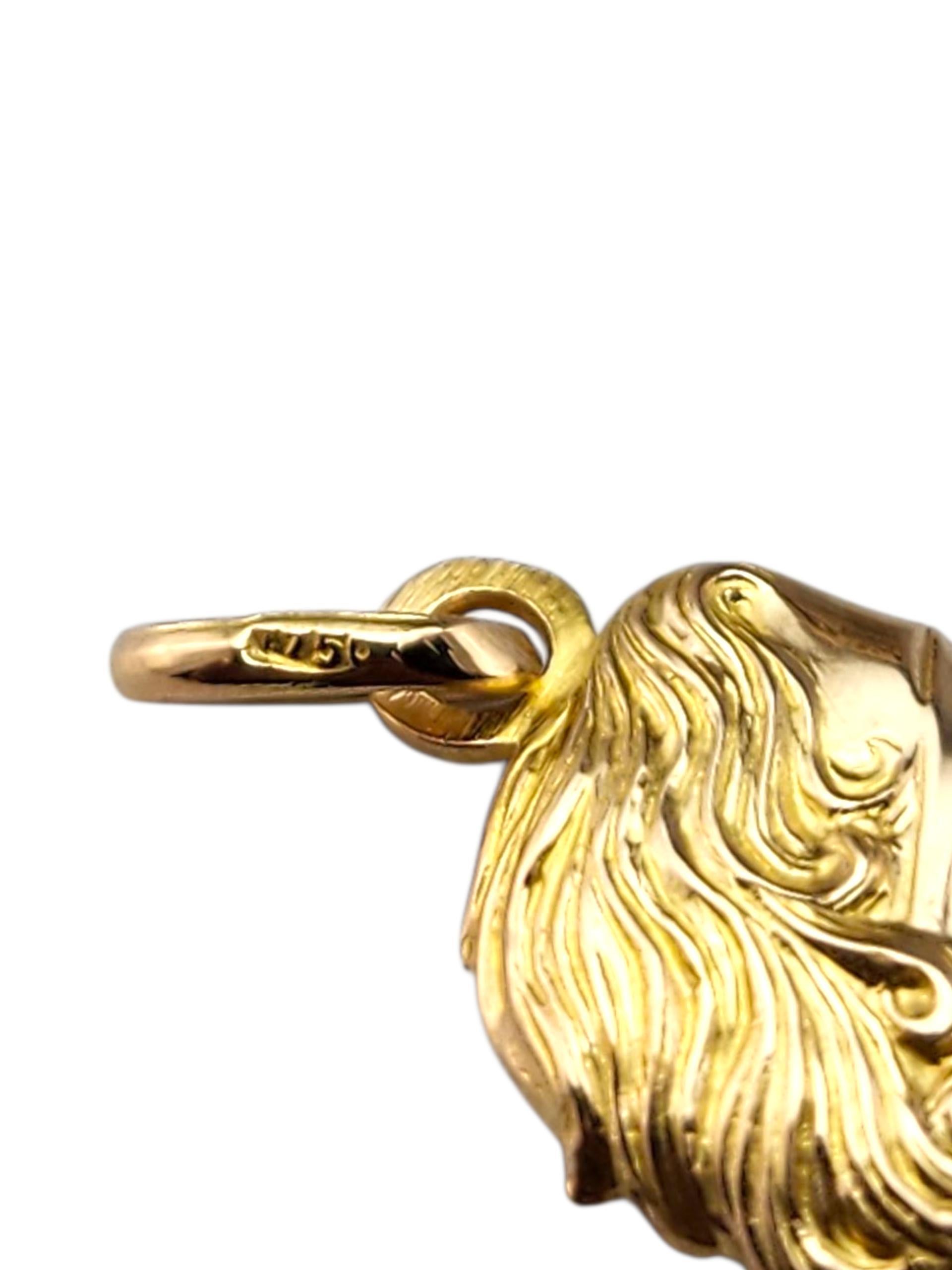 Ciondolo a forma di giustizia cieca in oro giallo 18 carati #23080 in vendita 2