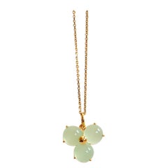 18 Karat Yellow Gold Blue Blossom Pendant Chain Necklace