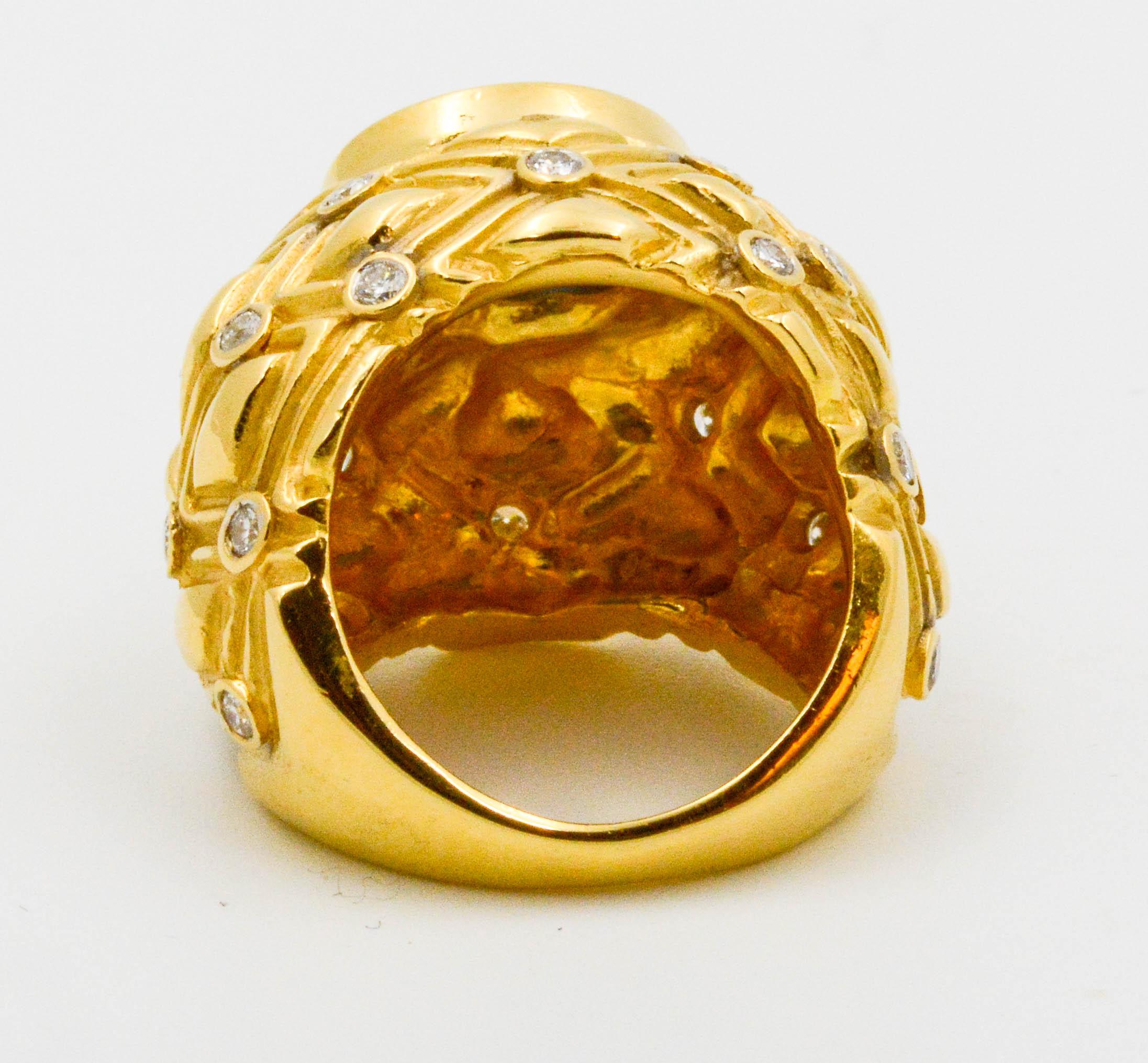 Modern 18 Karat Yellow Gold Blue Cabochon Sapphire Ring
