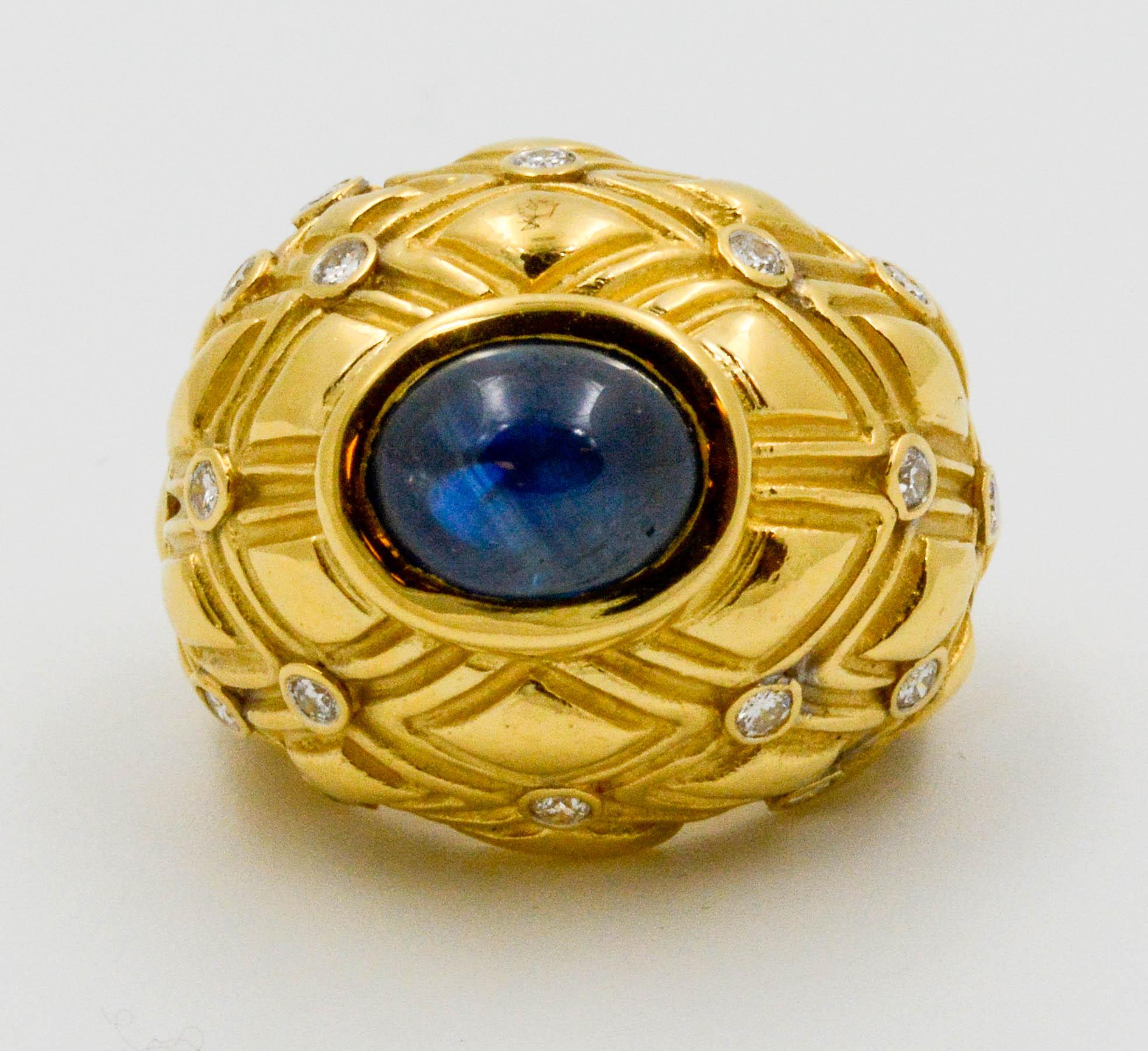 Women's 18 Karat Yellow Gold Blue Cabochon Sapphire Ring