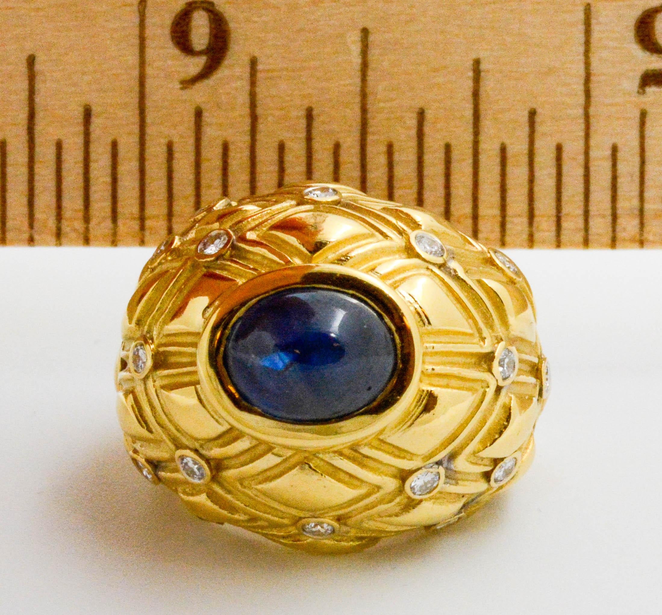 18 Karat Yellow Gold Blue Cabochon Sapphire Ring 1