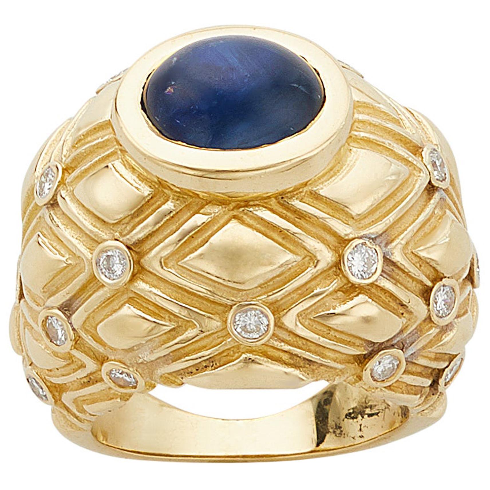 18 Karat Yellow Gold Blue Cabochon Sapphire Ring