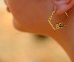 18 Karat Recycled Yellow Gold Blue Topaz Piramidal Cut BenBen Hoop Earrings