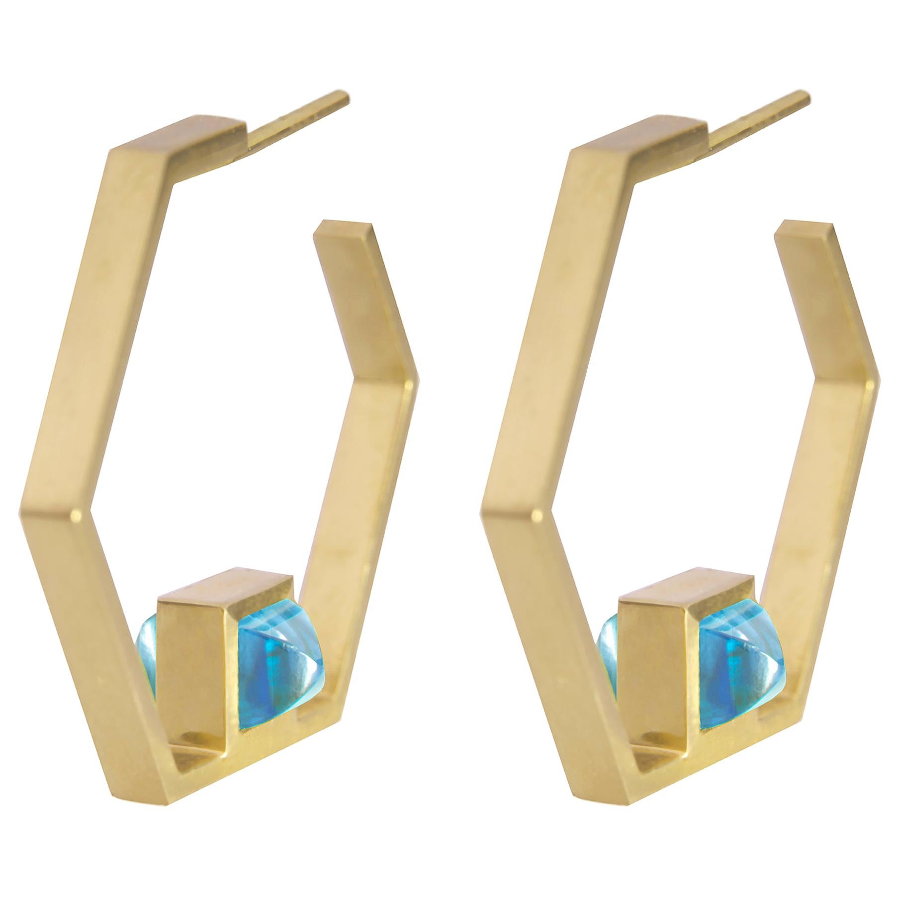 18 Karat Recycled Yellow Gold Blue Topaz Piramidal Cut BenBen Hoop Earrings For Sale
