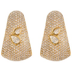 AS29 18 Karat Yellow Gold Bombee Pear Shaped Diamond Earrings