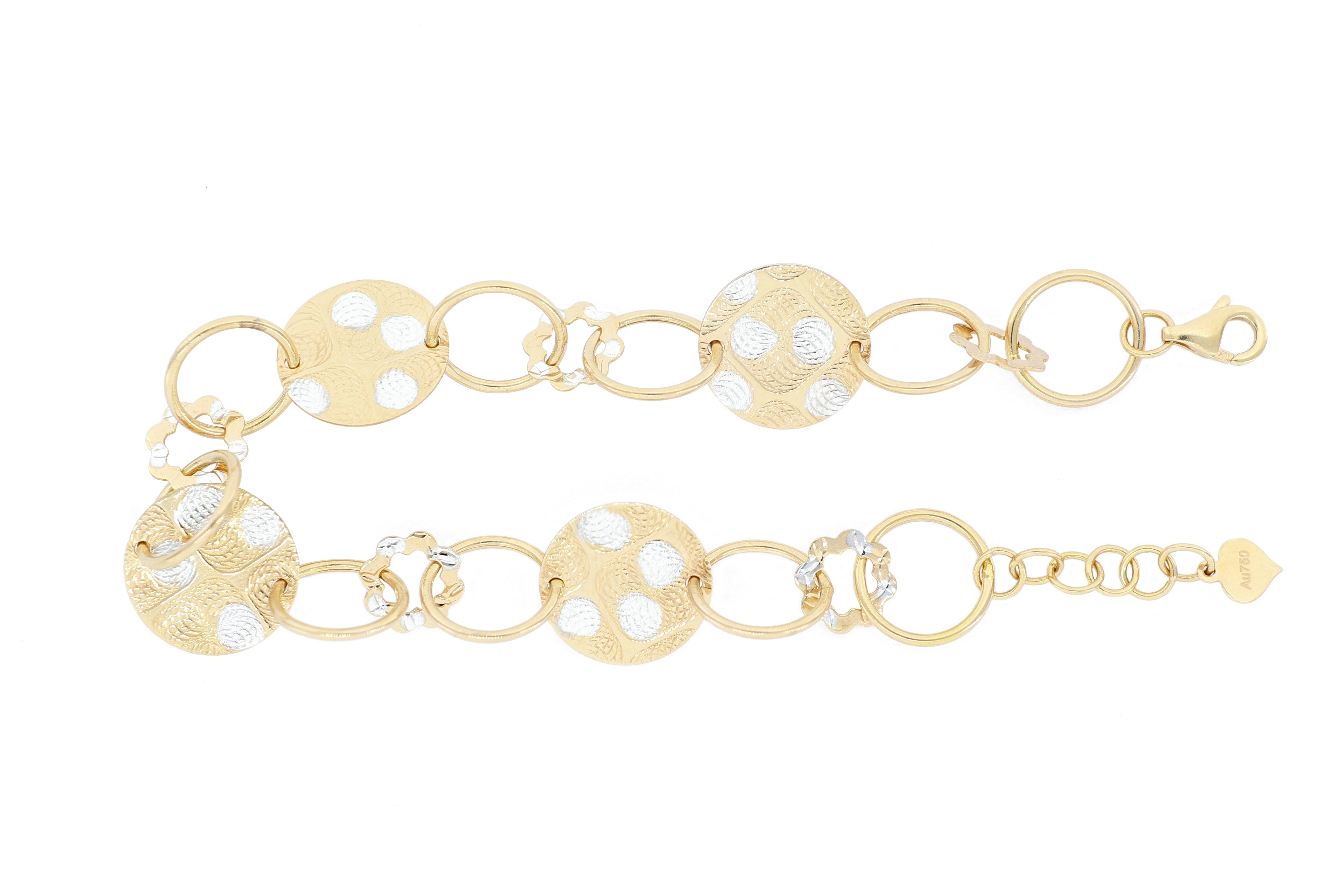 Ce magnifique bracelet en or 18 carats, conçu et fabriqué en Italie, présente un motif tricolore découpé au laser,  il peut être assorti à des tenues décontractées de différents styles.
L'entreprise est réputée pour ses collections de haute