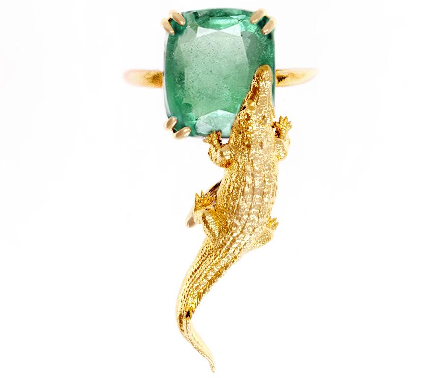 Eighteen Karat Yellow Gold Sculptural Bracelet with Natural Cushion Emerald For Sale 3