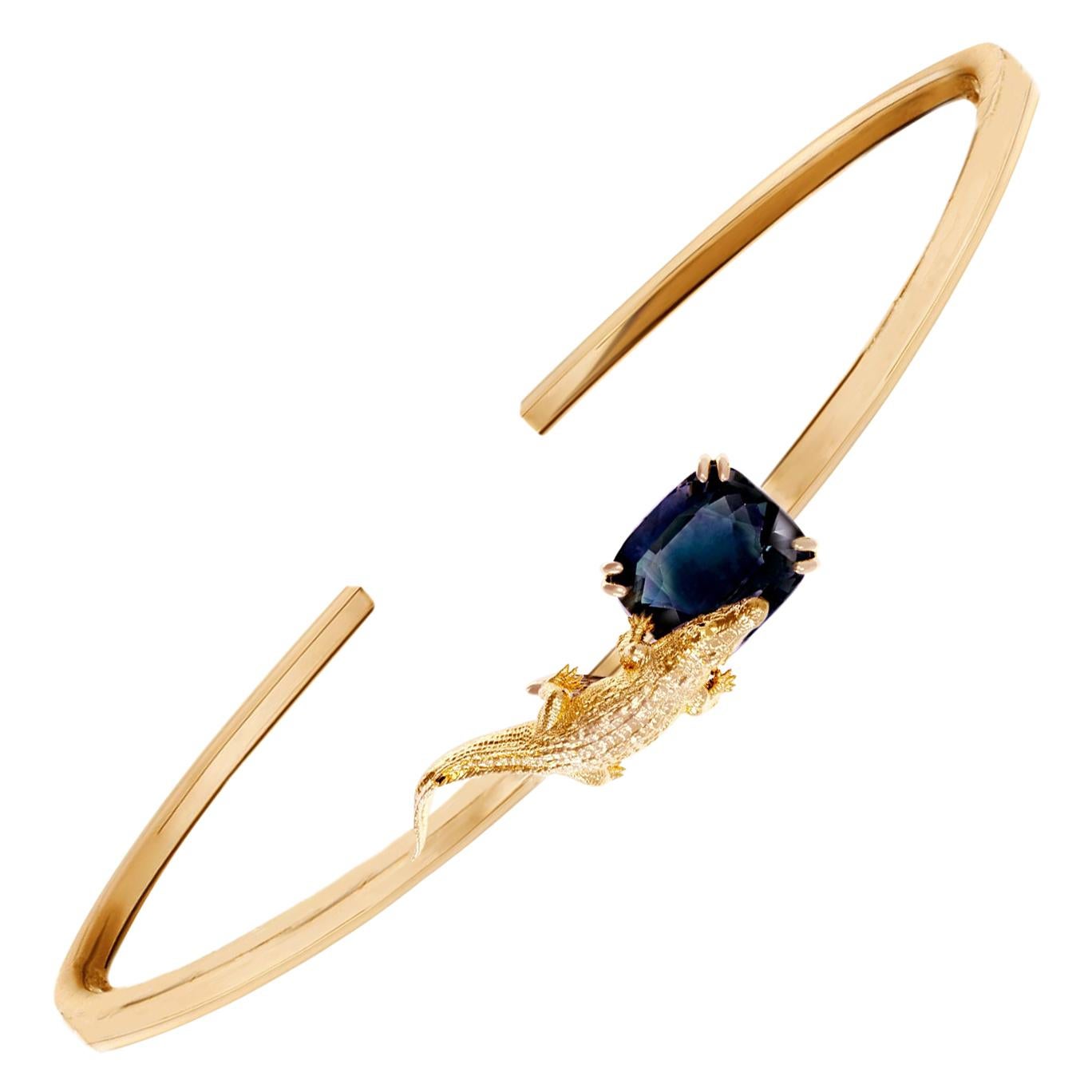 Eighteen Karat Yellow Gold Bracelet with Four Carats Blue Sapphire For Sale