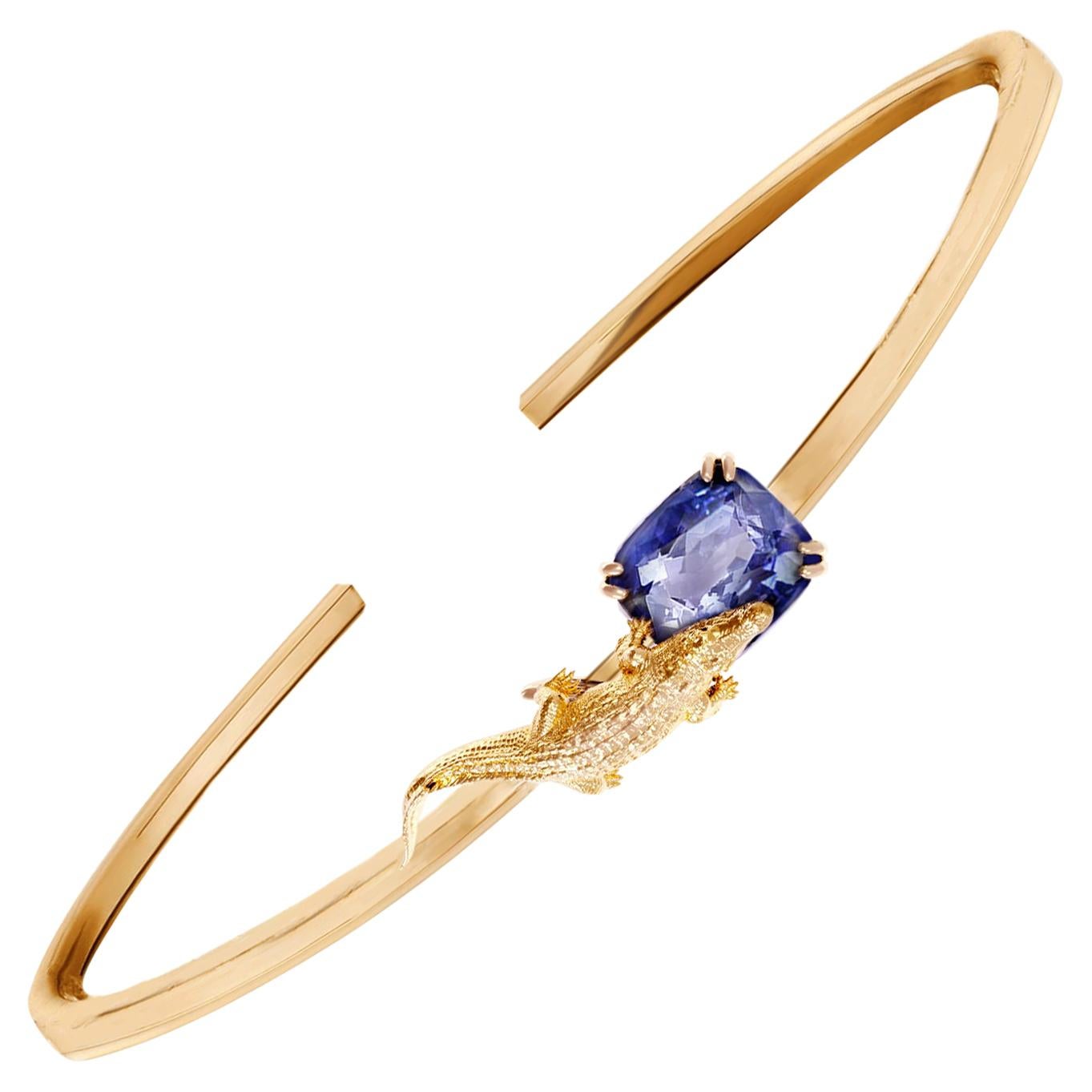Yellow Gold Sculptural Bracelet with Six Carats Ceylon Vivid Blue Sapphire For Sale