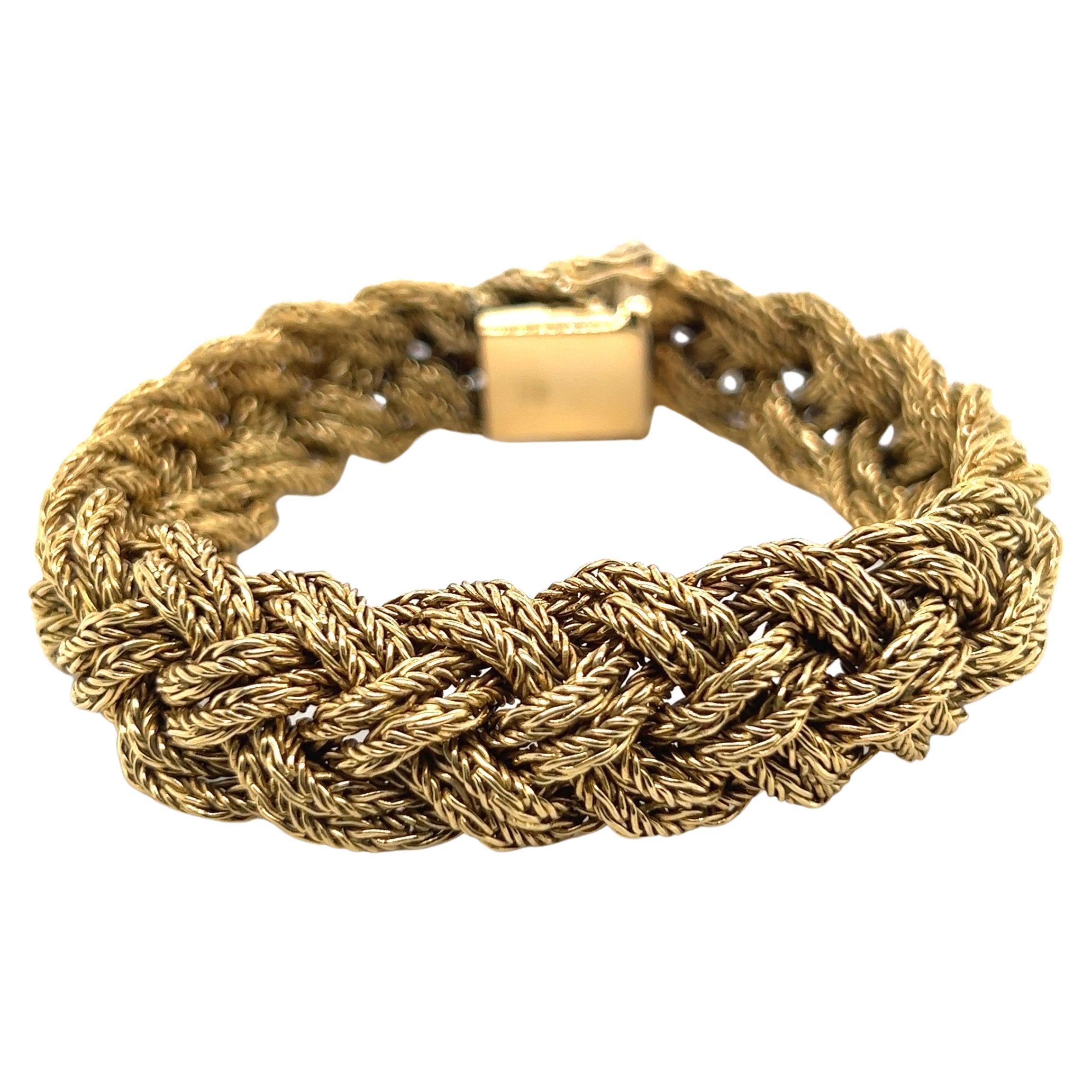 18 Karat Yellow Gold Bracelet with Braided Pattern For Sale