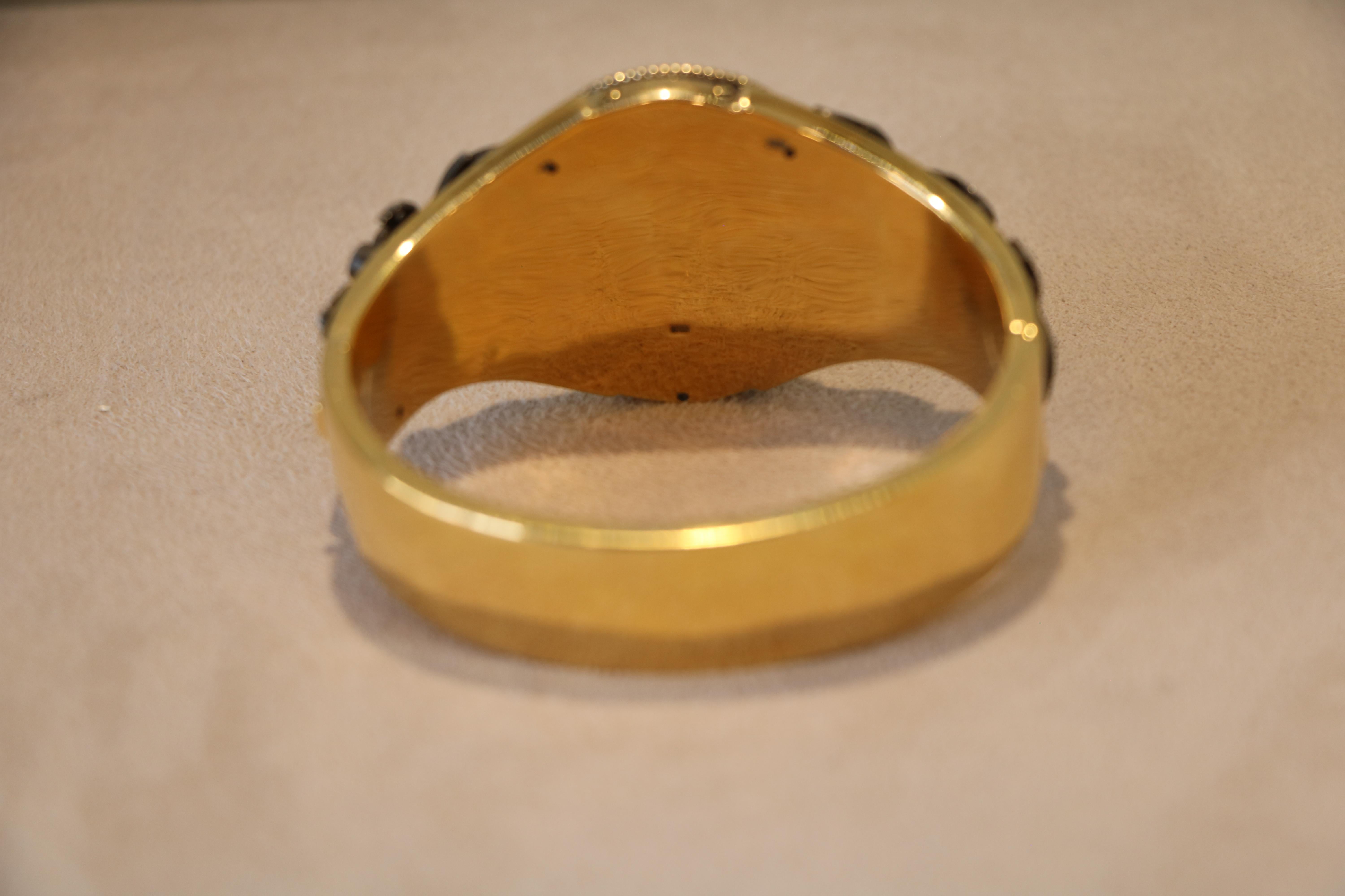 Bracelet en or jaune 18 carats avec émail et diamants Excellent état - En vente à Tel Aviv - Jaffa, IL