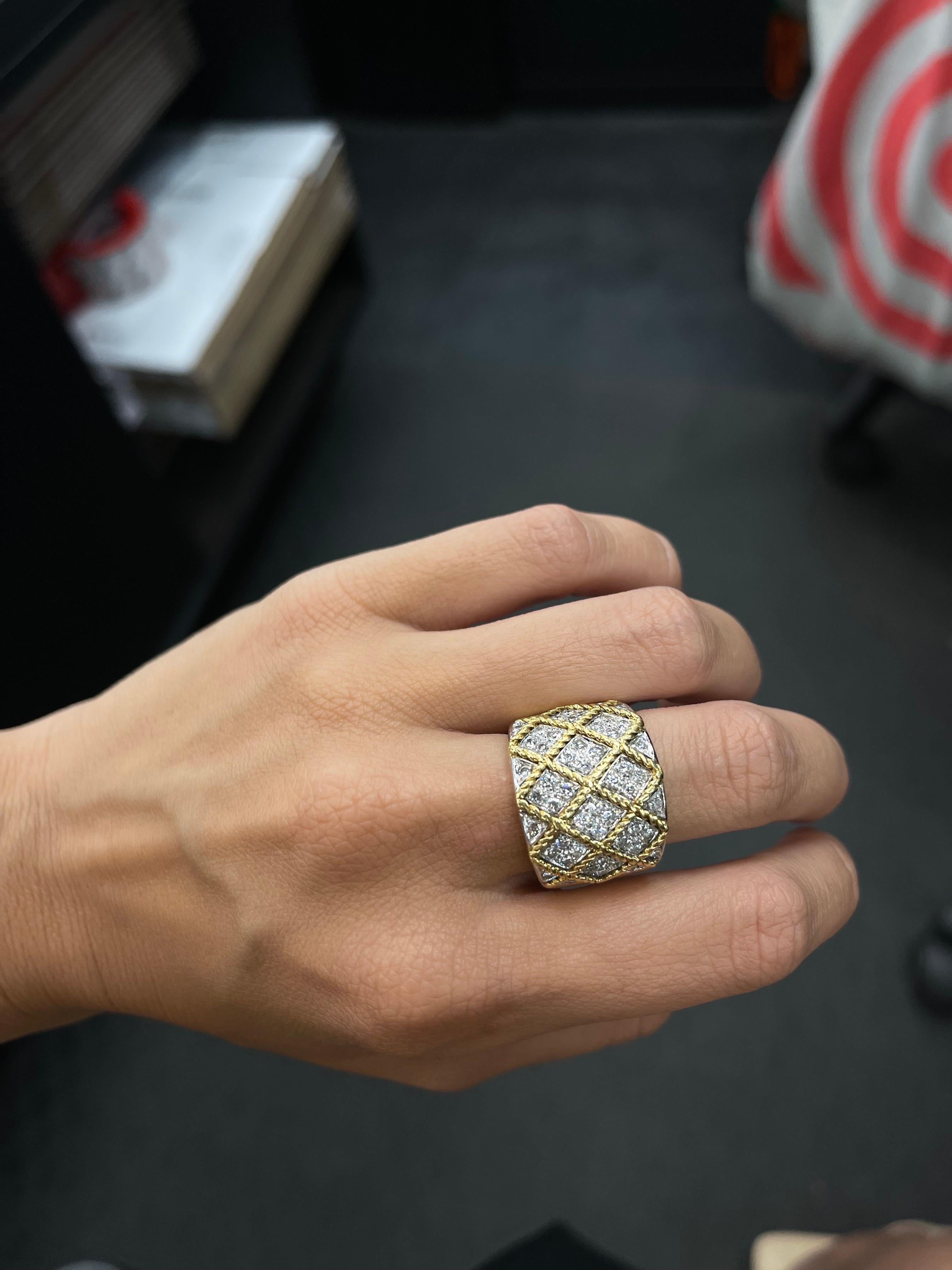 Bague large tressée en or jaune 18 carats avec diamants 1,02 carat  en vente 4