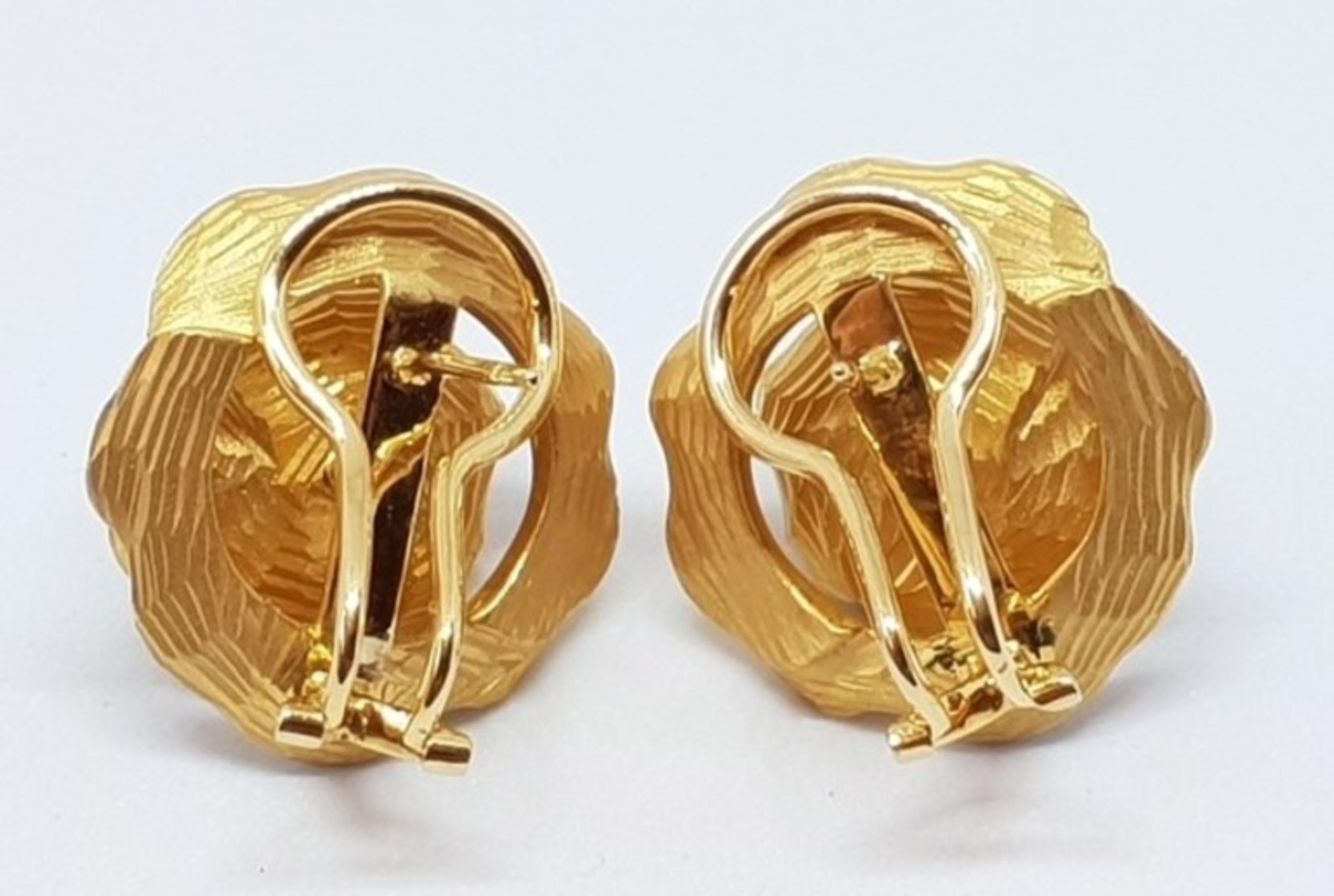18 Karat Yellow Gold, Brilliant Cut Diamond Earrings 2