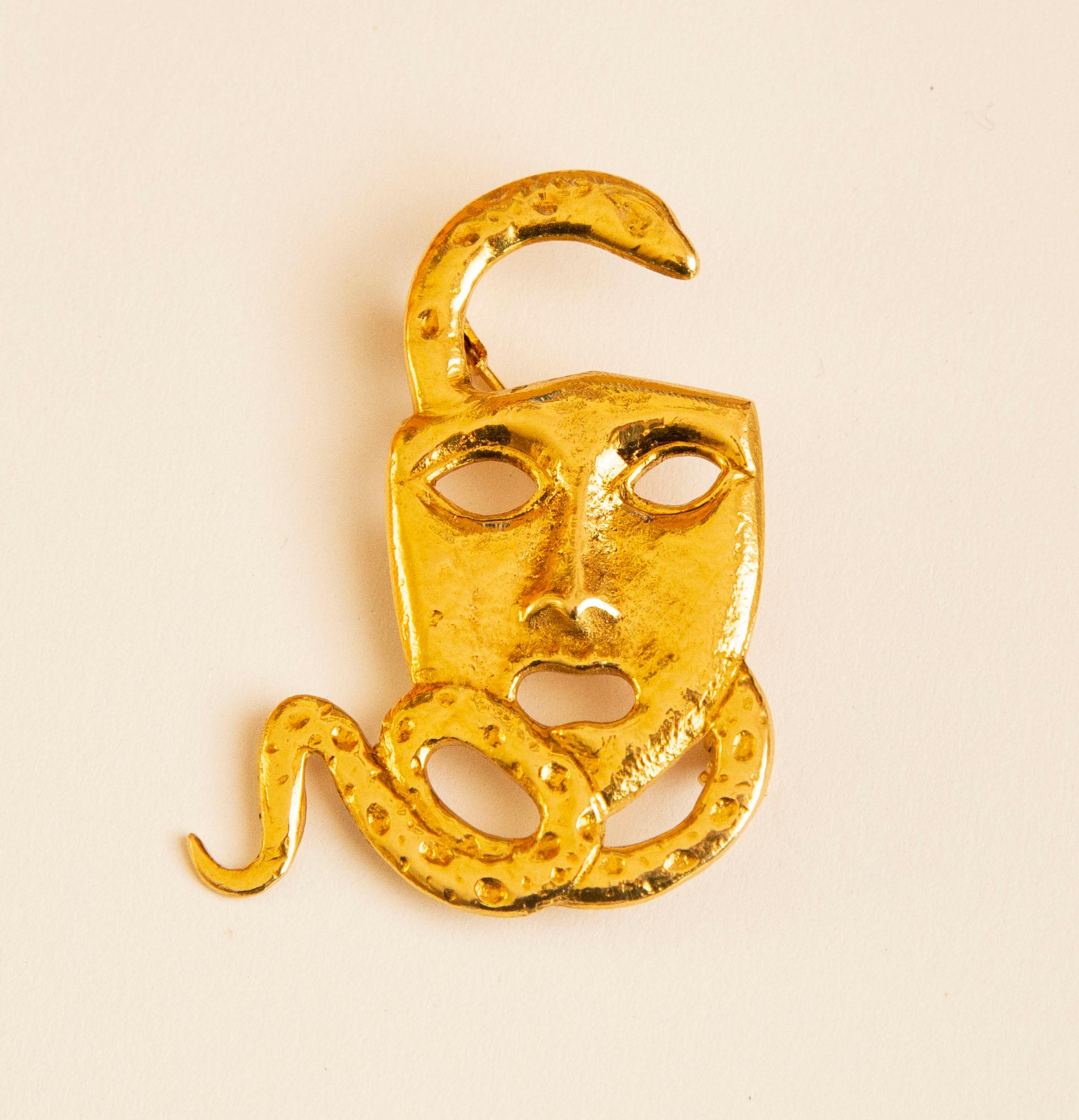Women's or Men's 18 Karat Yellow Gold Brooch Designed as an Actor Drama Mask with a Snake For Sale