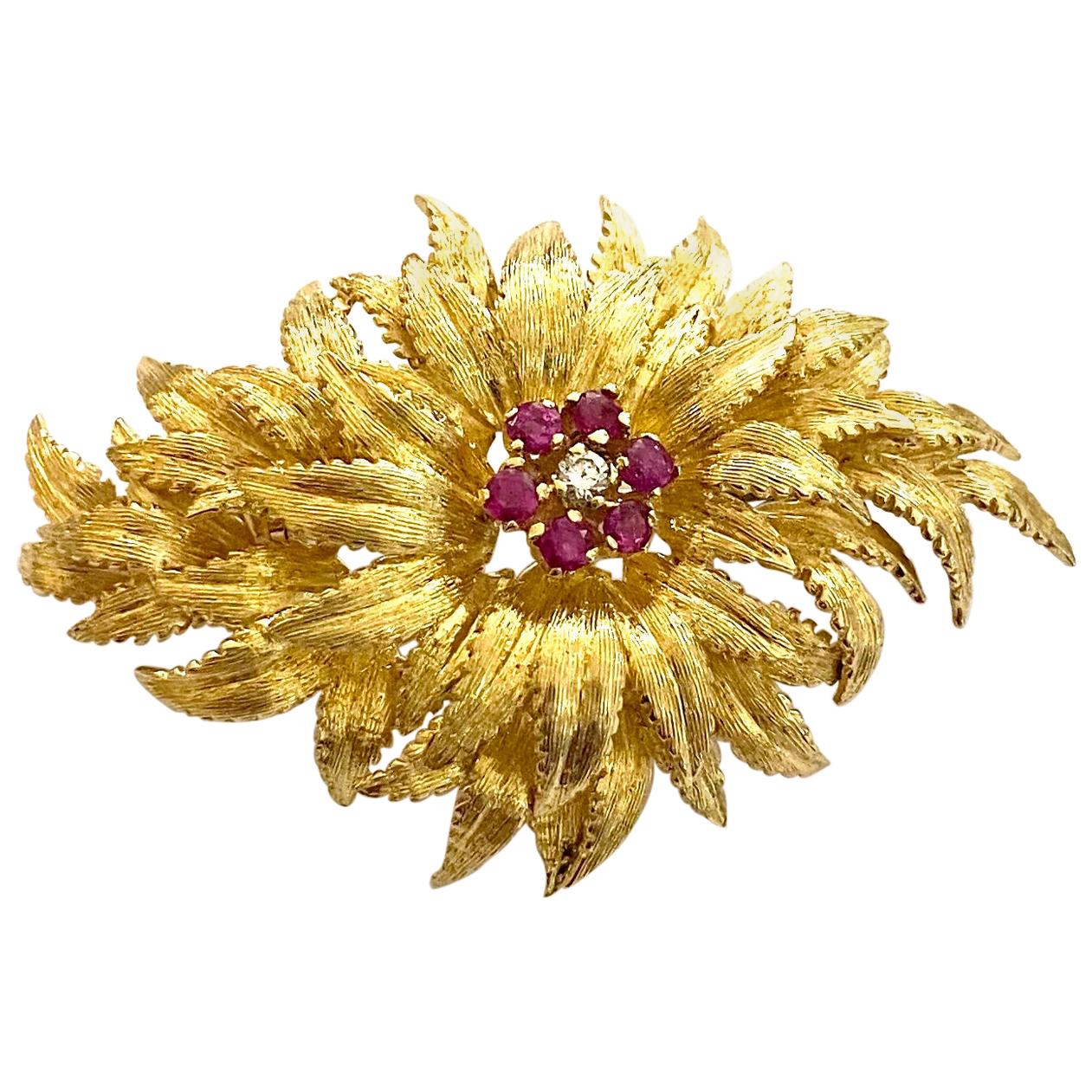 18 Karat Yellow Gold Brooch, Set with Natural Ruby's For Sale