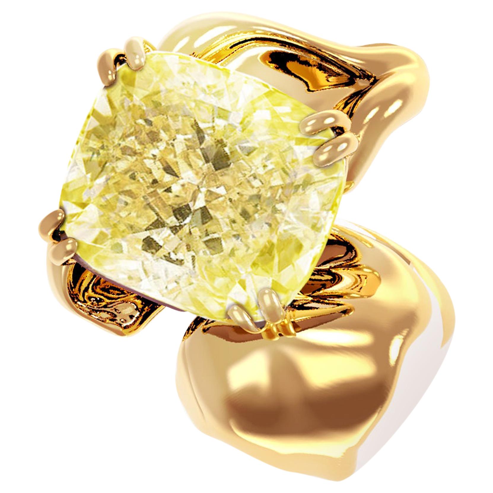 Broche en or jaune dix-huit carats avec diamants taille coussin jaune d'un carat