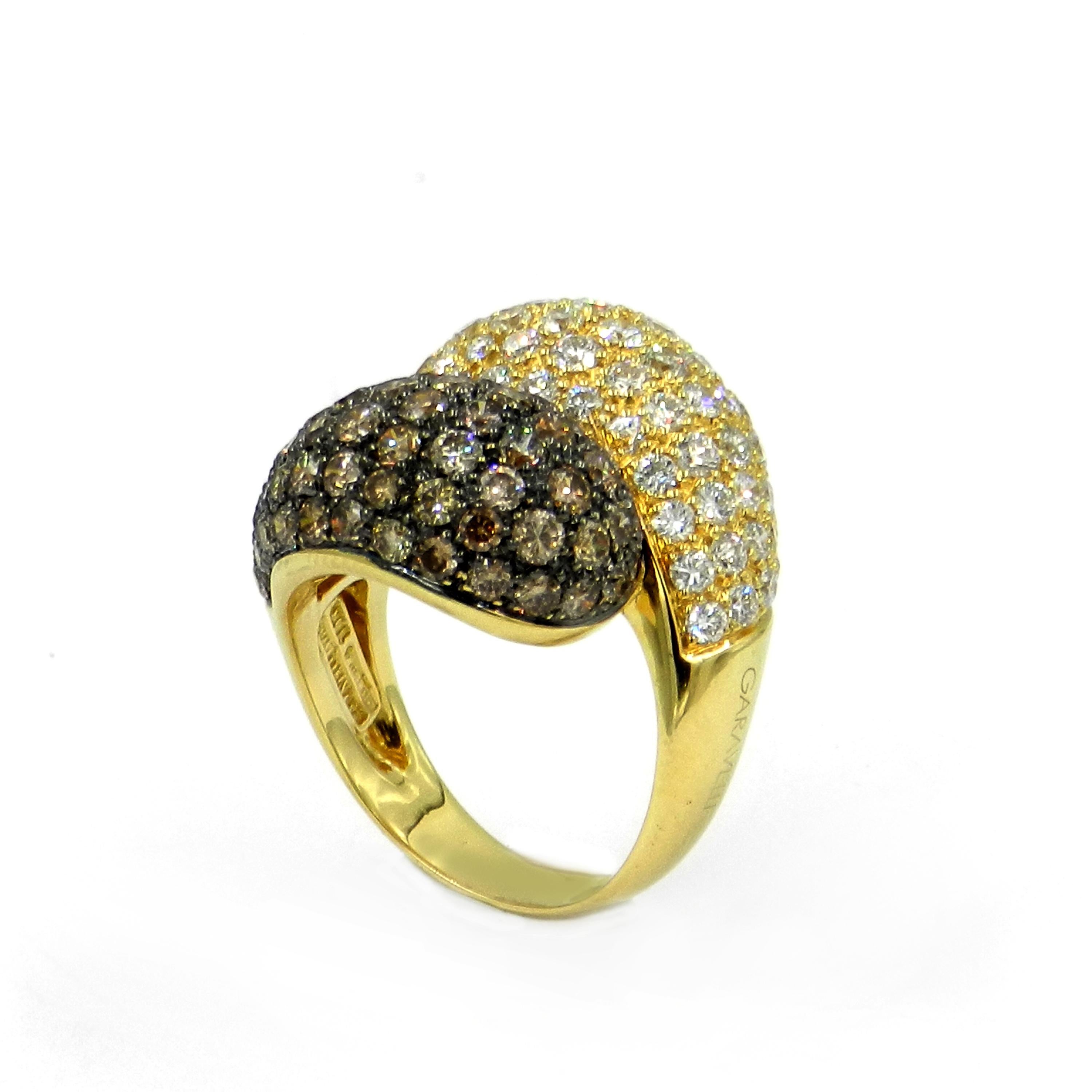 18 Karat Yellow Gold Brown and White Diamonds Pavè Contrarier Garavelli Ring  
Iconic Garavelli ring, made in Italy in Valenza
Finger size 54 1/2  -  US size 7 
18kt GOLD gr : 15,00
BROWN DIAMONDS ct : 2,47
WHITE DIAMONDS ct : 2,45