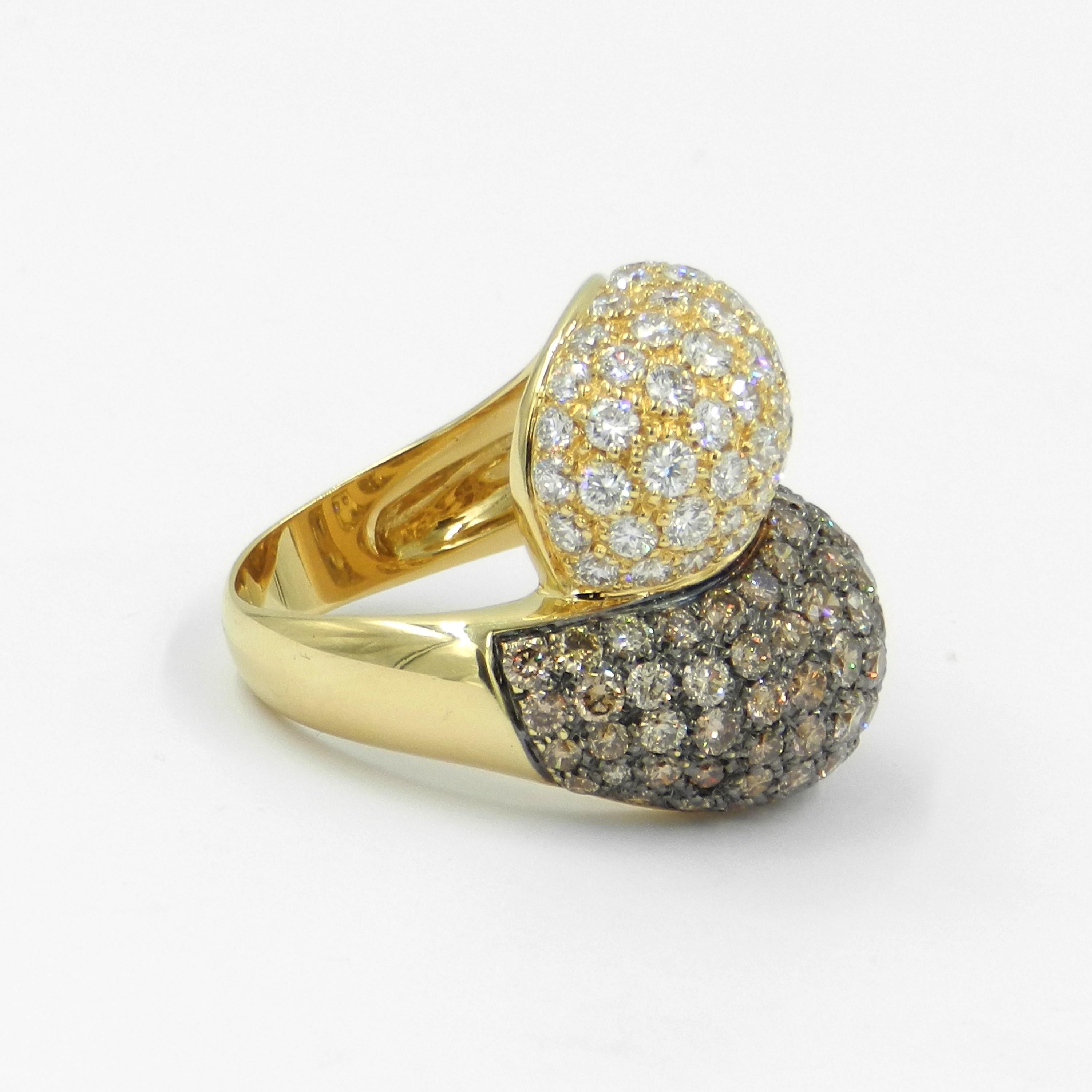 18 Karat Yellow Gold Brown and White Diamonds Pavè Contrarier Garavelli Ring For Sale 2
