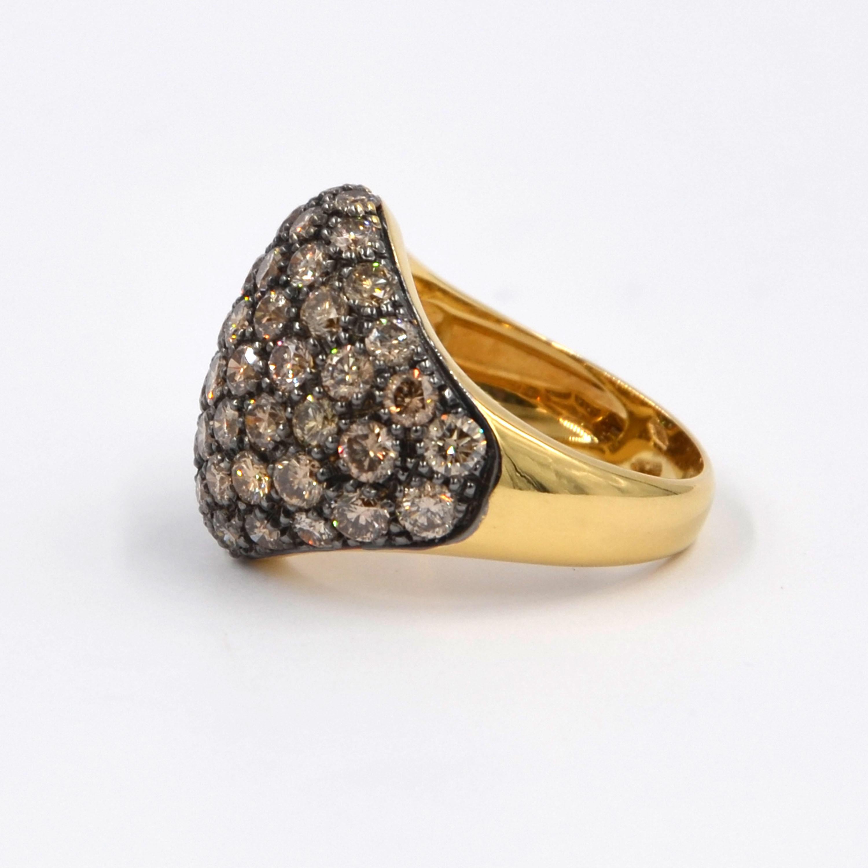 Women's 18 Karat Yellow Gold Brown Diamonds Pavè Domed Garavelli Ring For Sale
