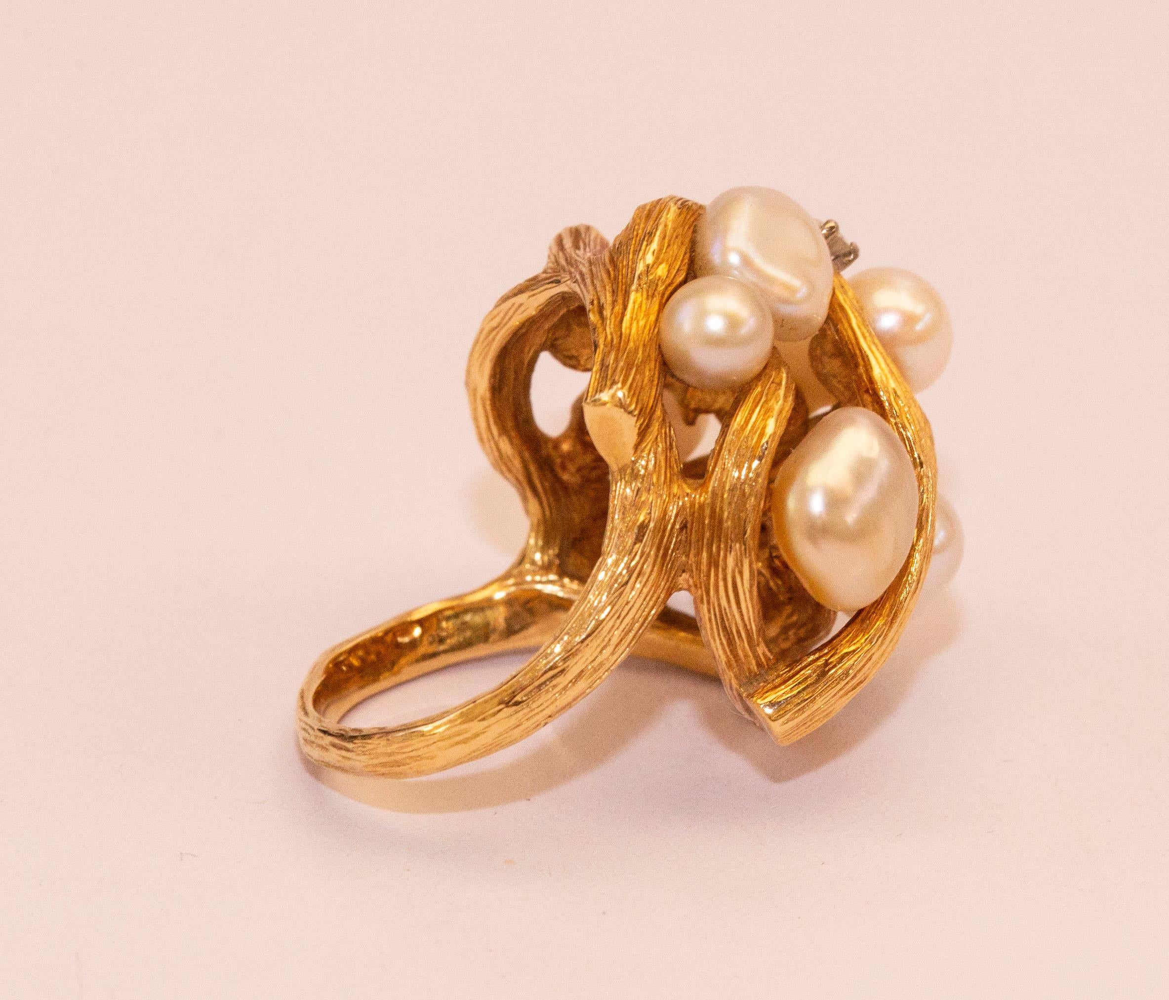 18 Karat Yellow Gold Brutalist Organic Cocktail Ring with Pearls and Diamond For Sale 4