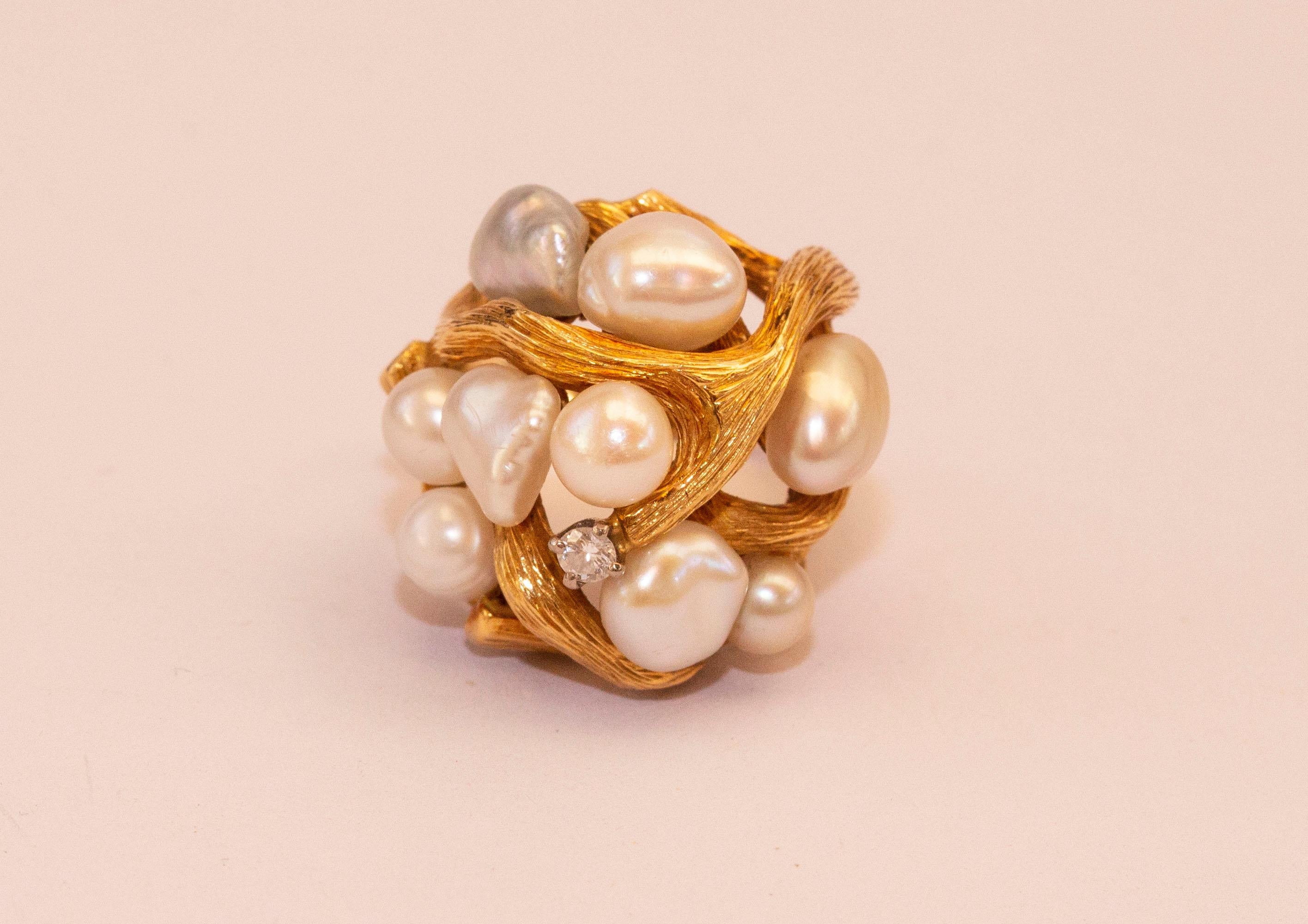 18 Karat Yellow Gold Brutalist Organic Cocktail Ring with Pearls and Diamond For Sale 1