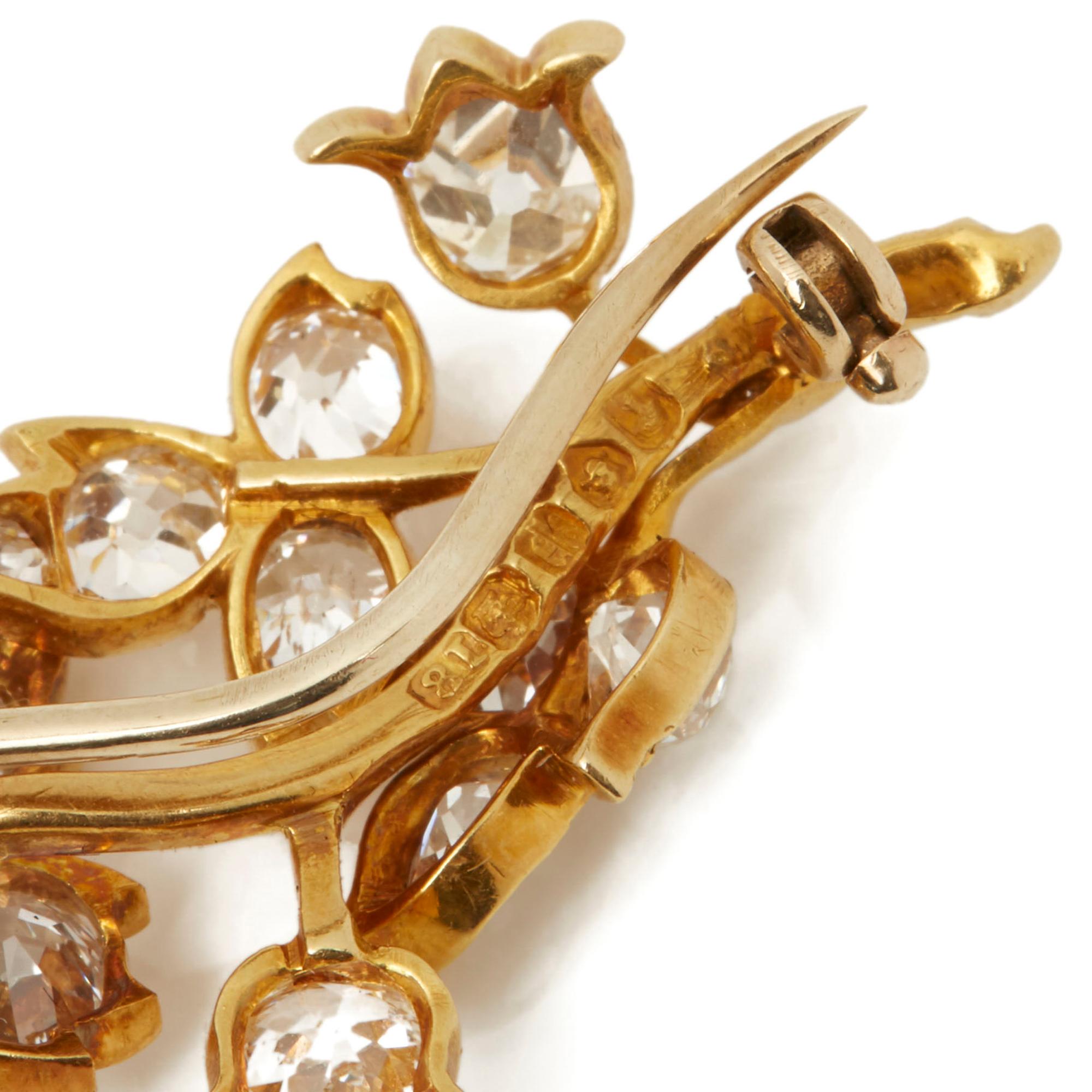 Broche fleur vintage en or jaune 18 carats, rubis de Birmanie et diamants Pour femmes en vente