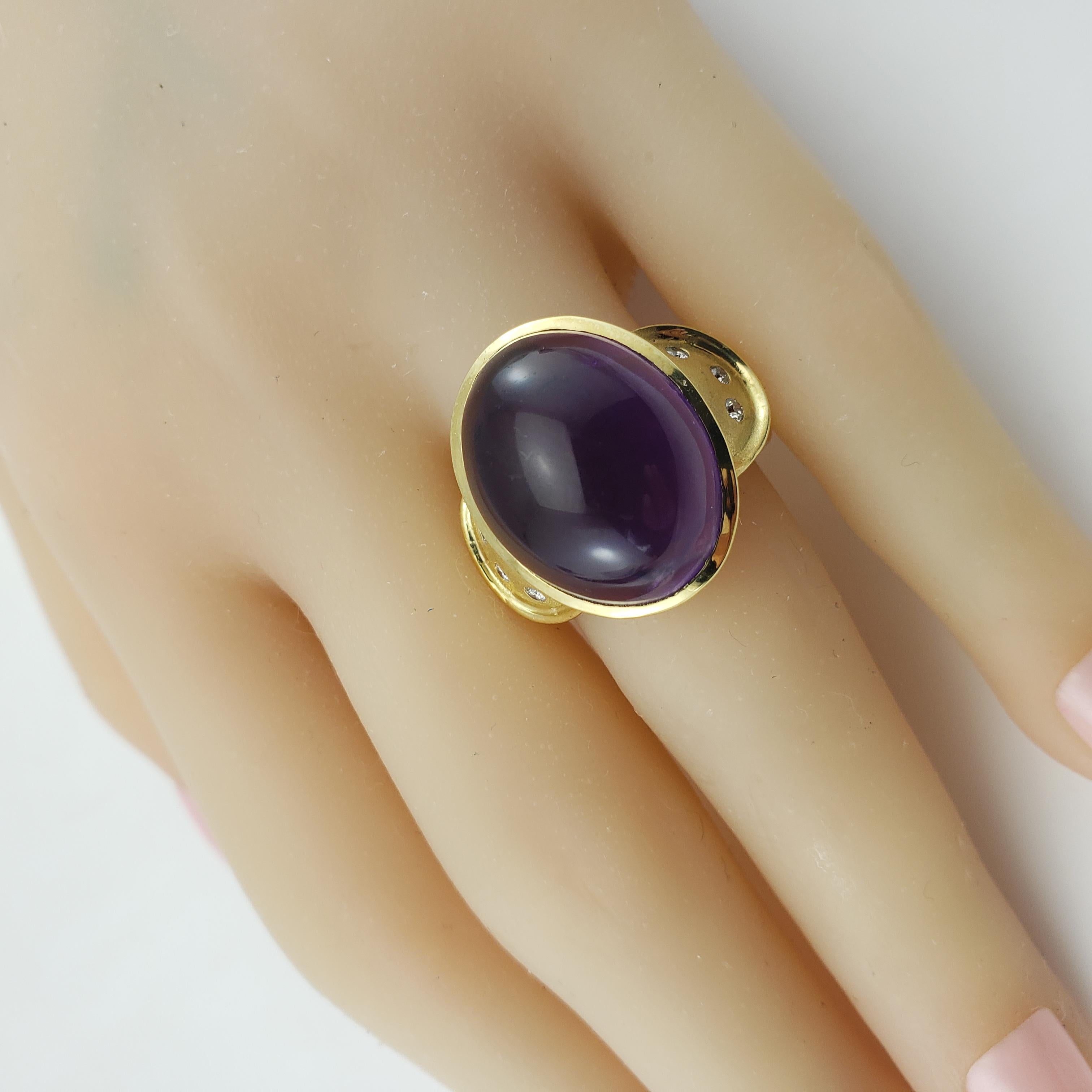 18 Karat Yellow Gold Cabochon Amethyst and Diamond Ring For Sale 3