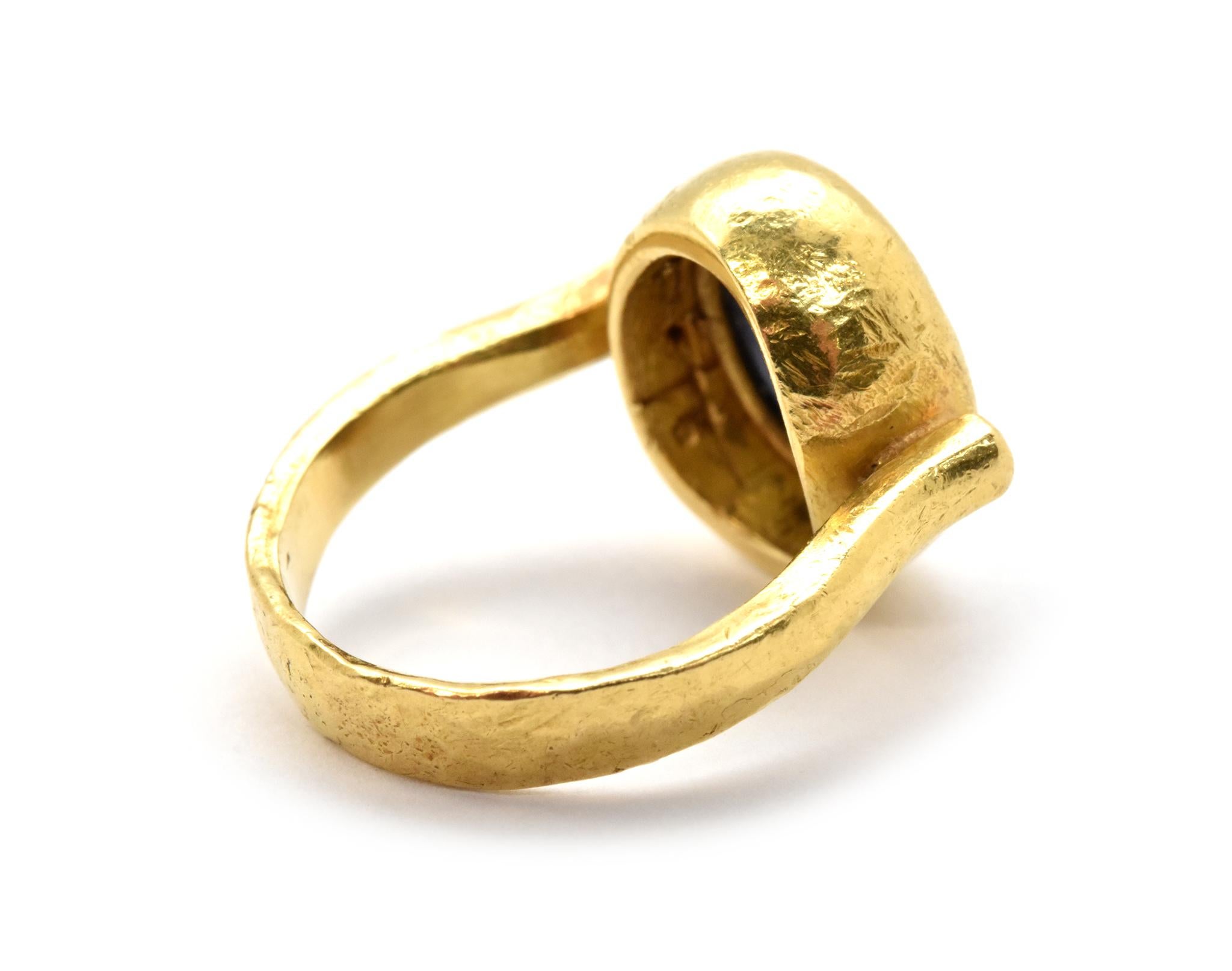 Women's or Men's 18 Karat Yellow Gold Cabochon Blue Sapphire Ring