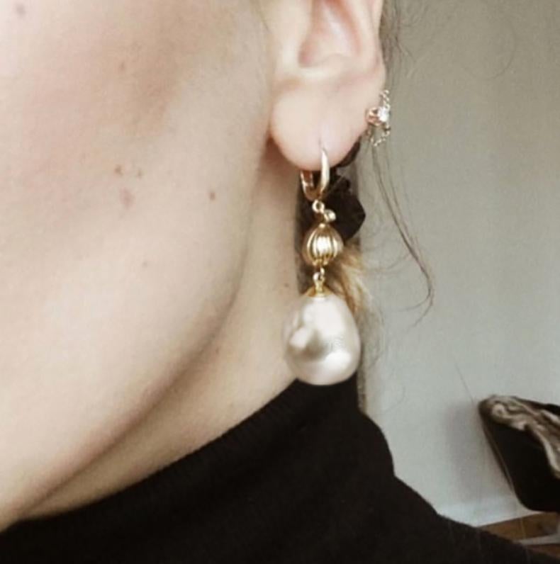 Eighteen Karat Yellow Gold Tahitian Black Pearls Drop Earrings with Diamonds For Sale 5