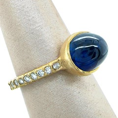 18 Karat Yellow Gold Cabochon Ring with Blue Sapphire & Natural Diamonds