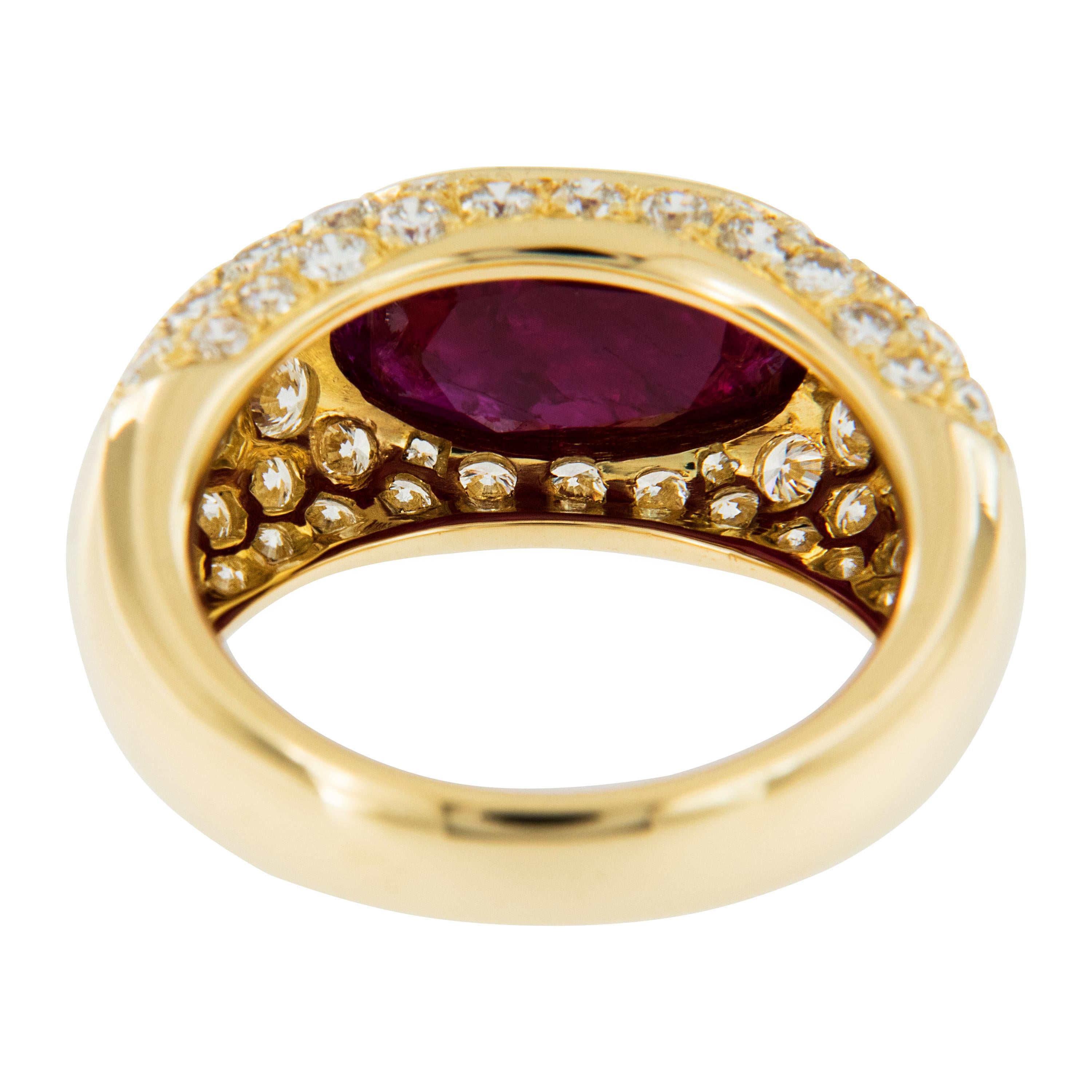 18 Karat Yellow Gold Cabochon Ruby and Diamond Bombe' Band Ring In New Condition For Sale In Troy, MI