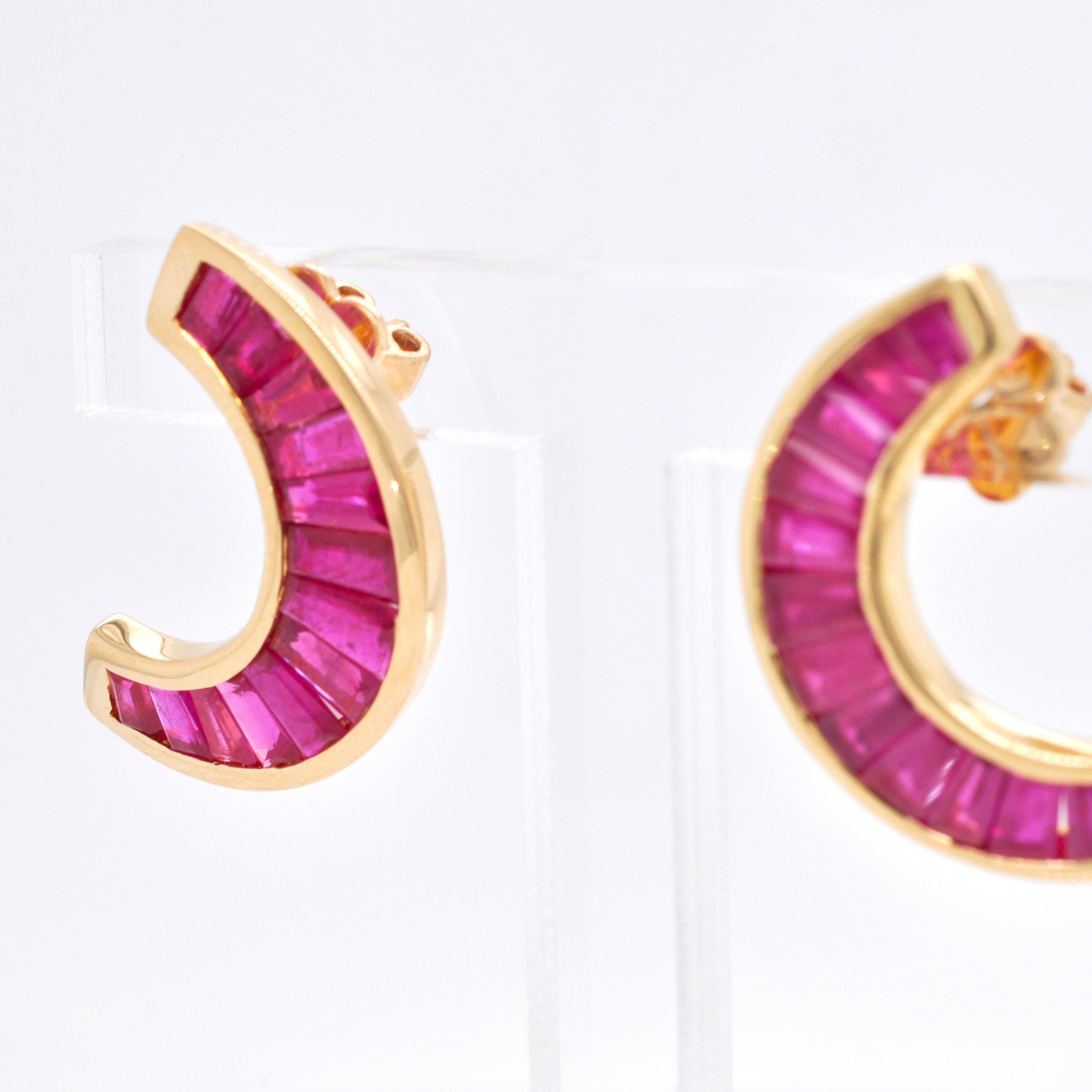 18 Karat Yellow Gold Calibre-Cut Taper Baguette 5.06 Ct Burma Ruby Stud Earrings For Sale 3