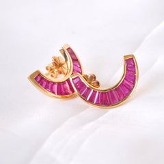 14 Karat Yellow Gold Calibre-Cut Taper Baguette 5.06 Ct Burma Ruby Stud Earrings