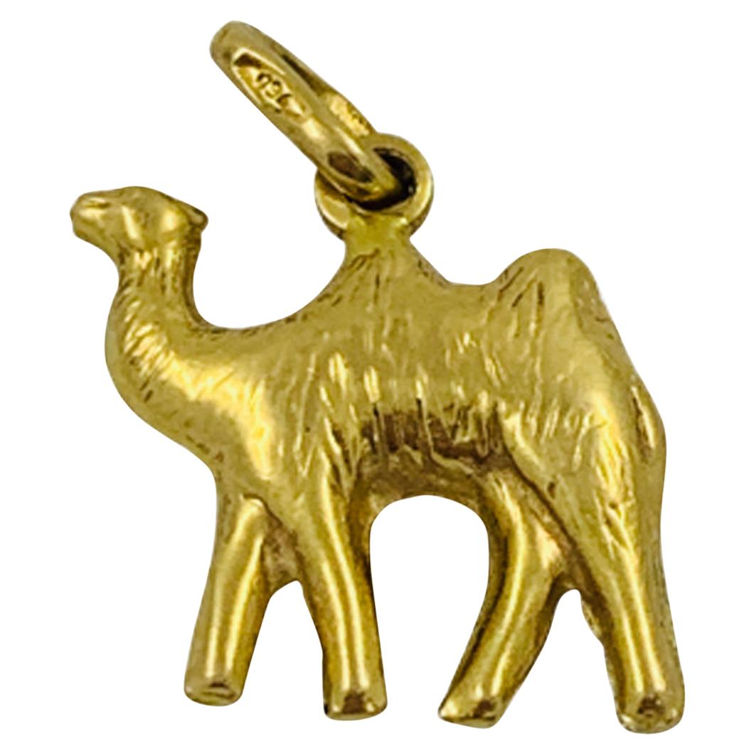 18 Karat Yellow Gold Camel Charm Pendant