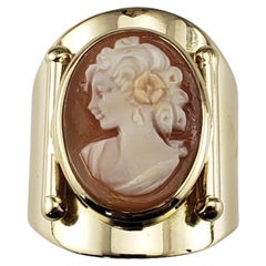 18 Karat Yellow Gold Cameo Ring Flexible Size 8.25 #18353